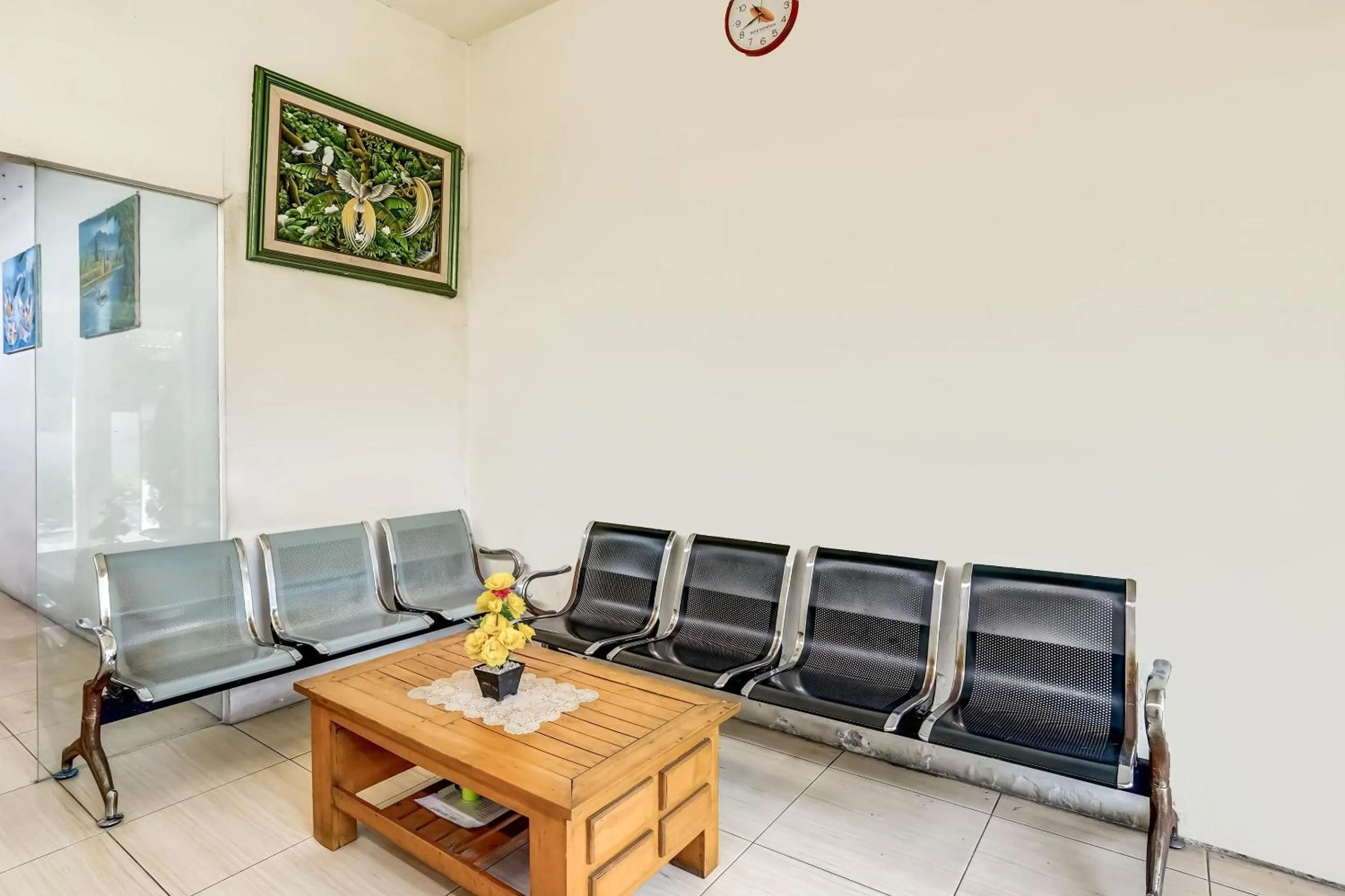 Lobby or reception in OYO 91361 Benlin D'kost Syariah