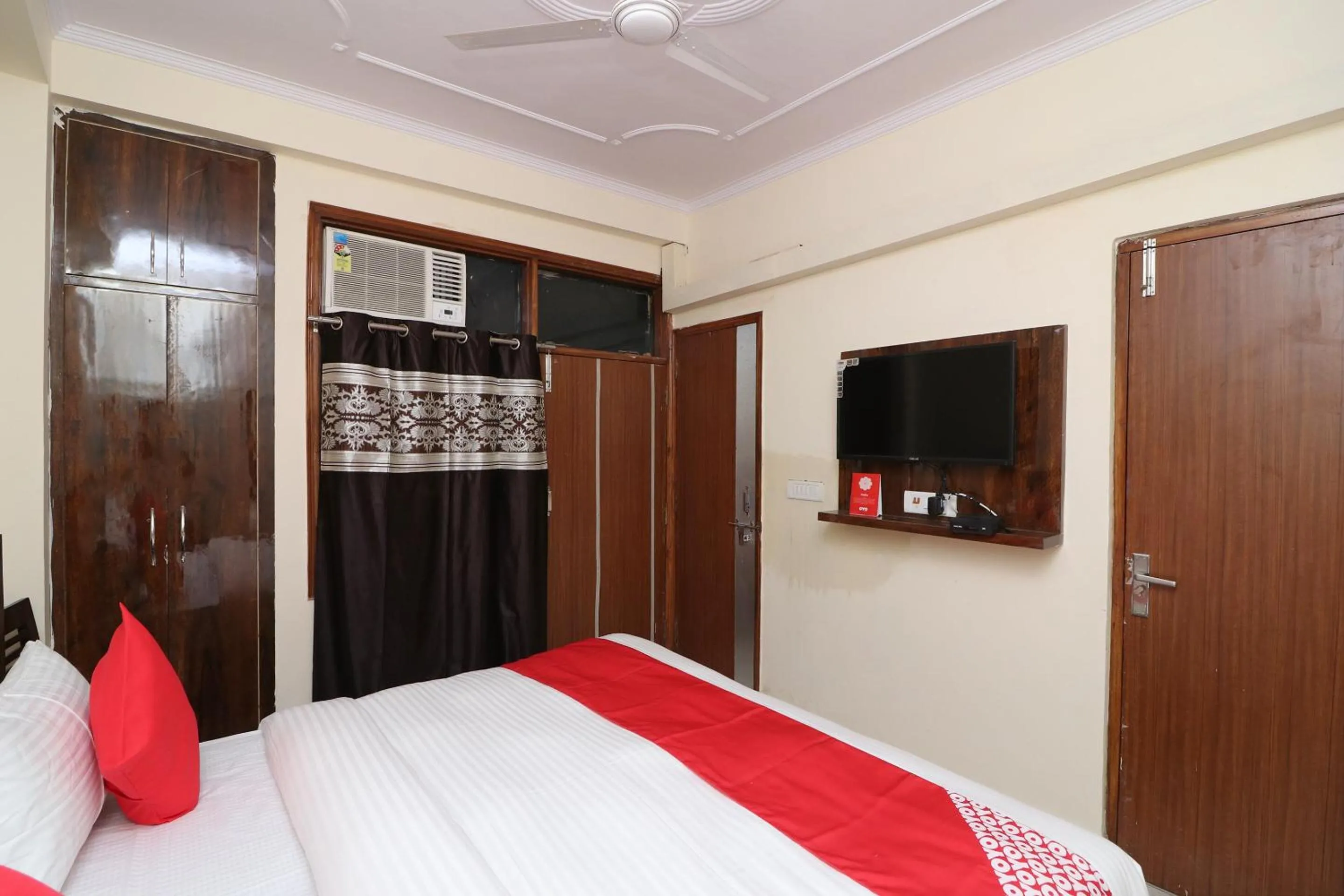 Bedroom, Bed in Hotel O Karan stay