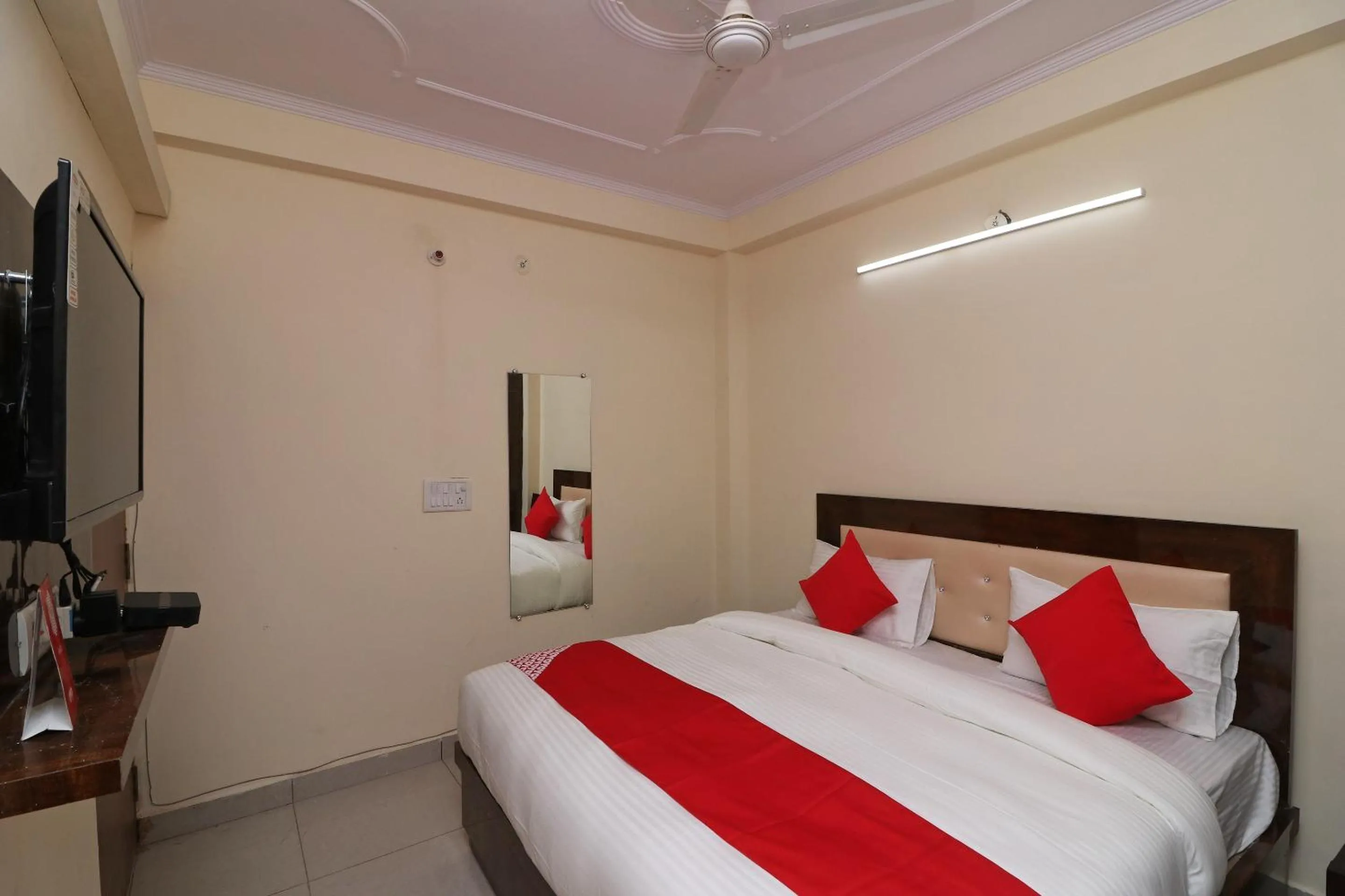Bedroom, Bed in Hotel O Karan stay