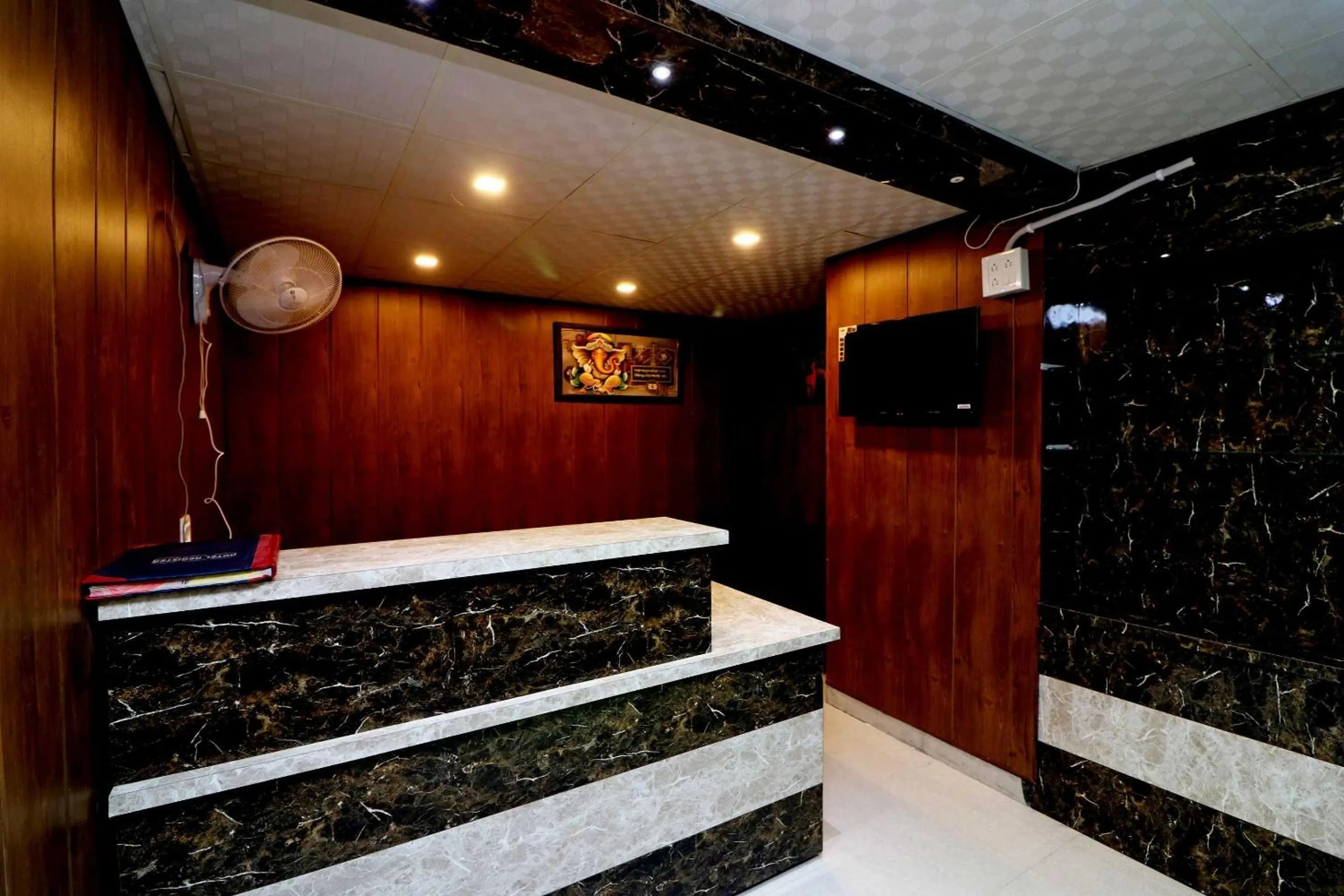 Lobby or reception in Hotel O Karan stay