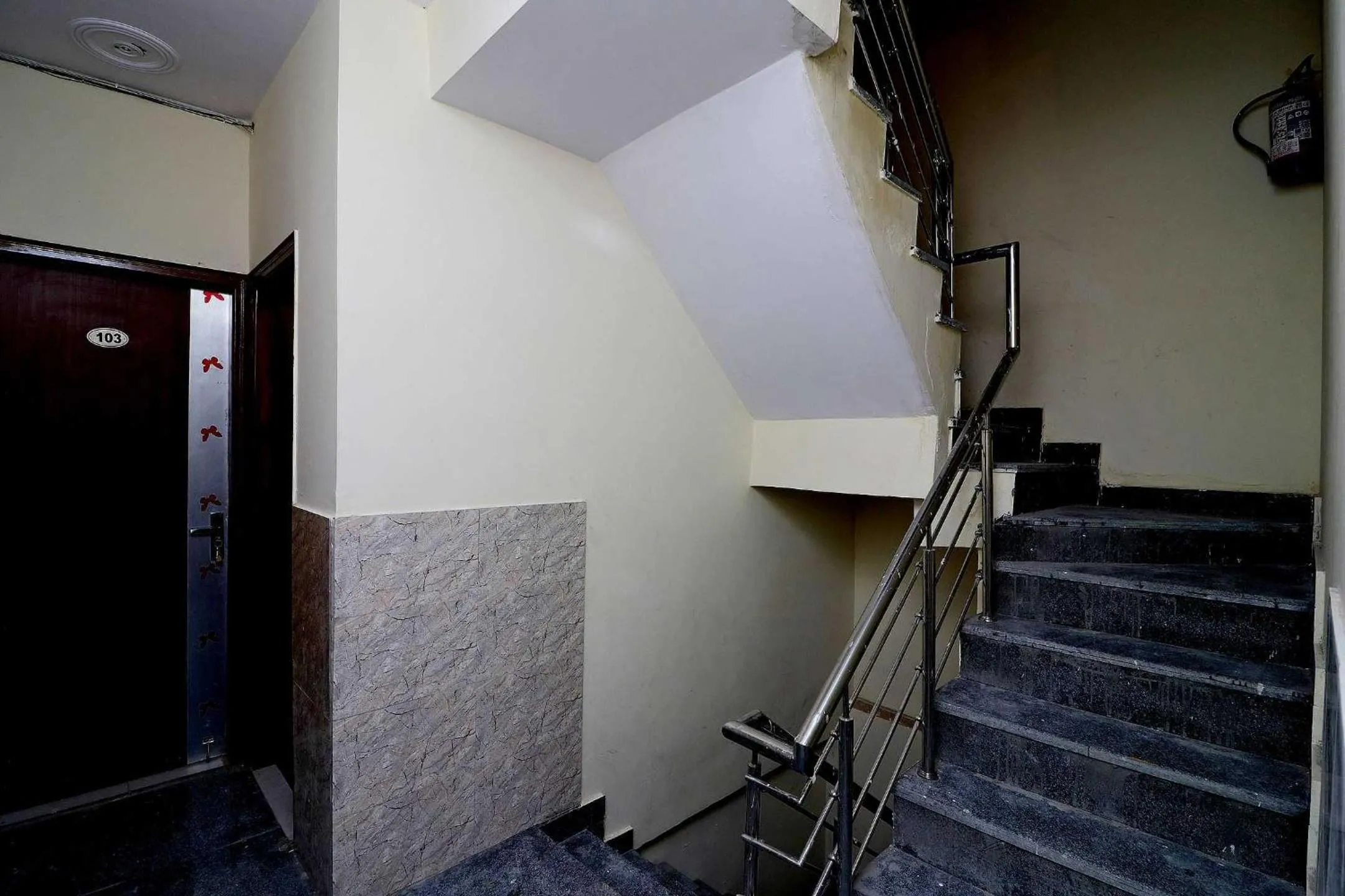 Lobby or reception in Hotel O Karan stay