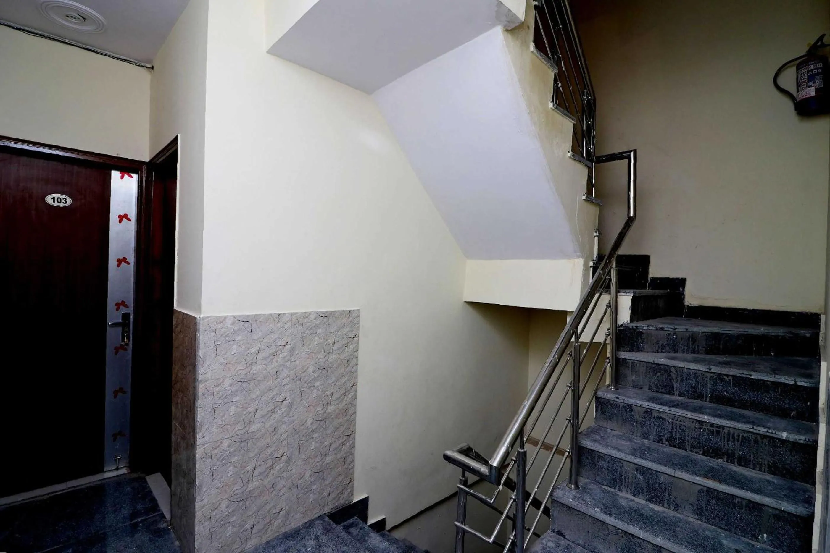 Lobby or reception in Hotel O Karan stay