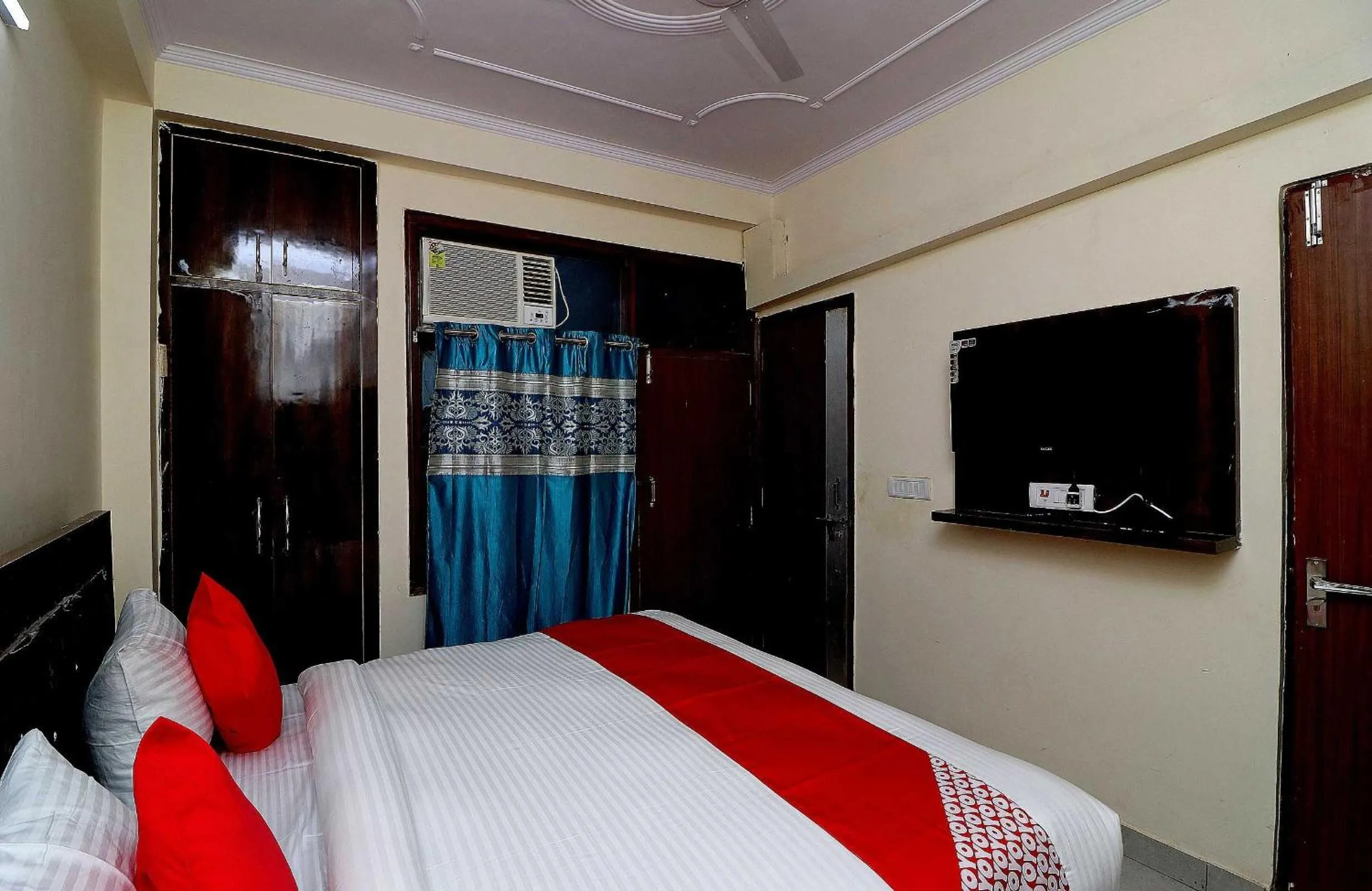 Bedroom, Bed in Hotel O Karan stay