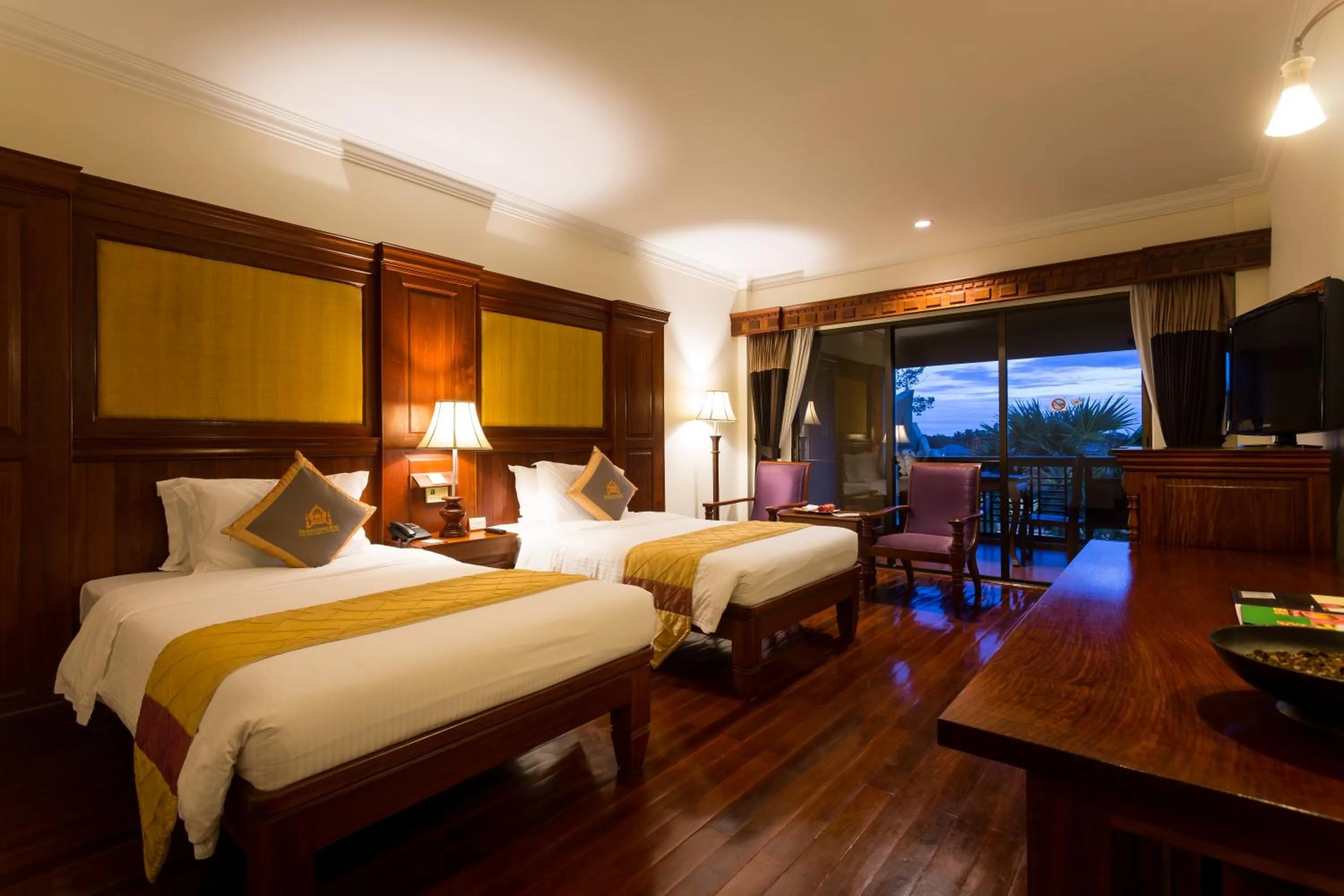 Photo of the whole room, Bed in Empress Residence Resort and Spa