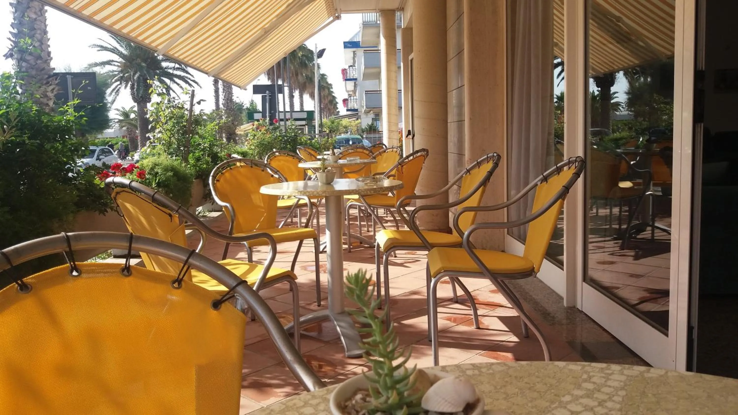 Petit Hotel