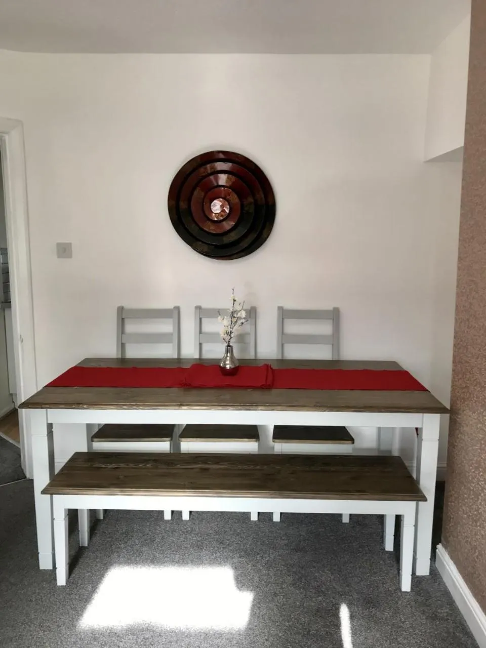 Dining area, Bed in The Avenues