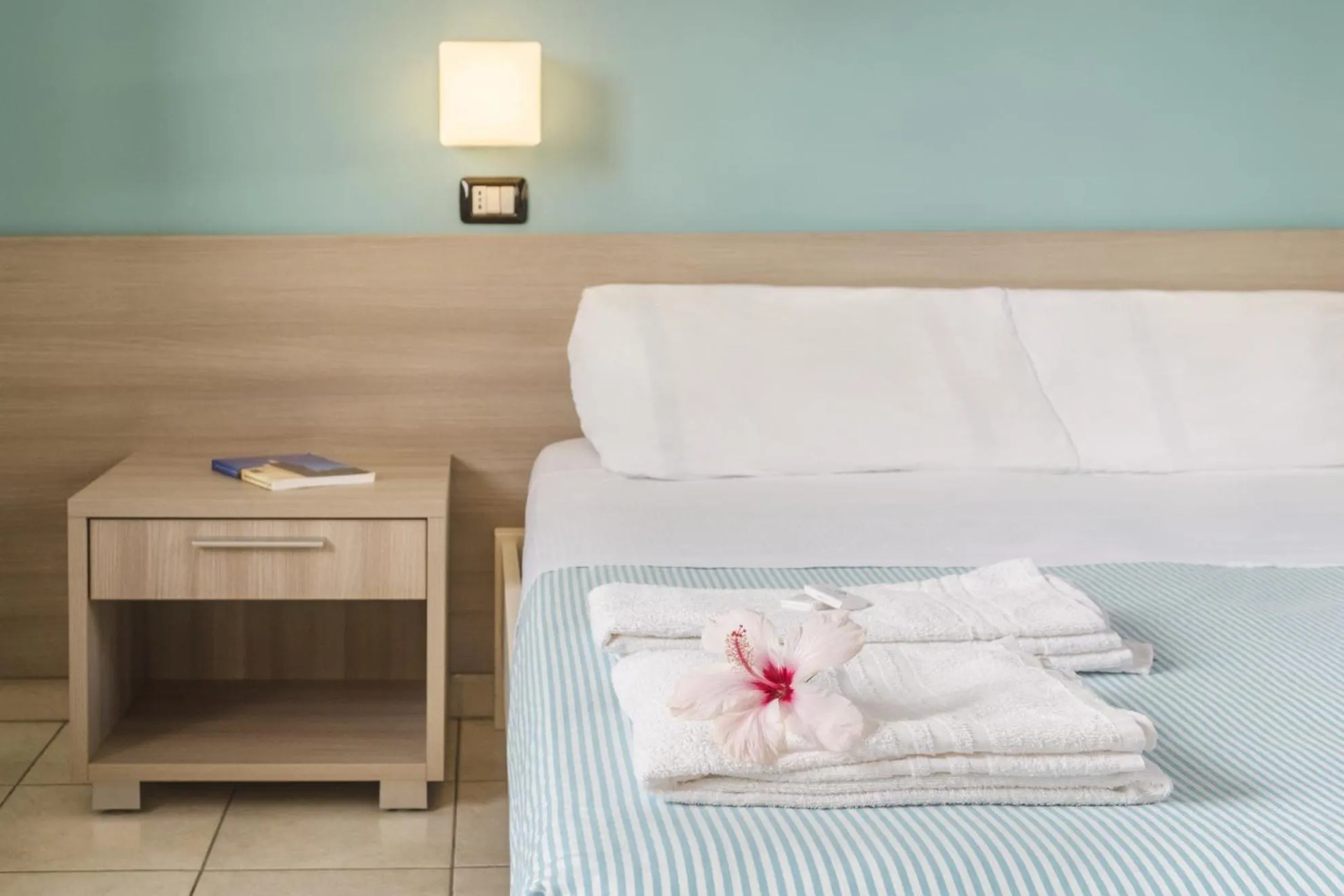 towels, Bed in Hotel dei Bizantini & Villaggio Campo dei Messapi