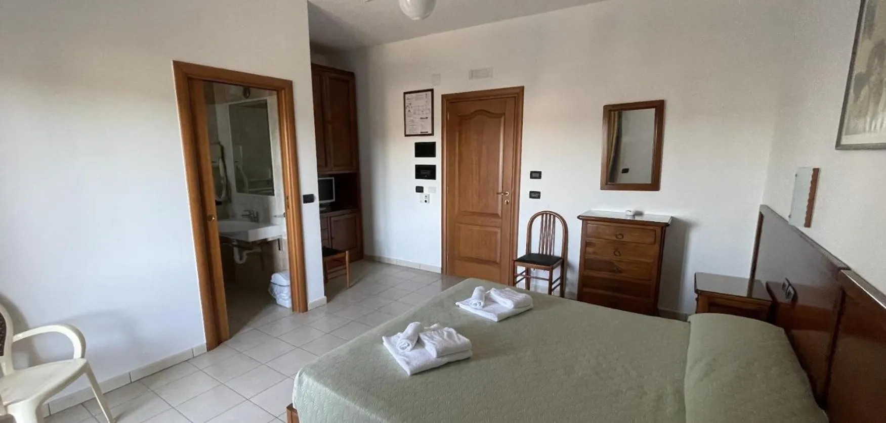 Bed in Hotel dei Bizantini & Villaggio Campo dei Messapi