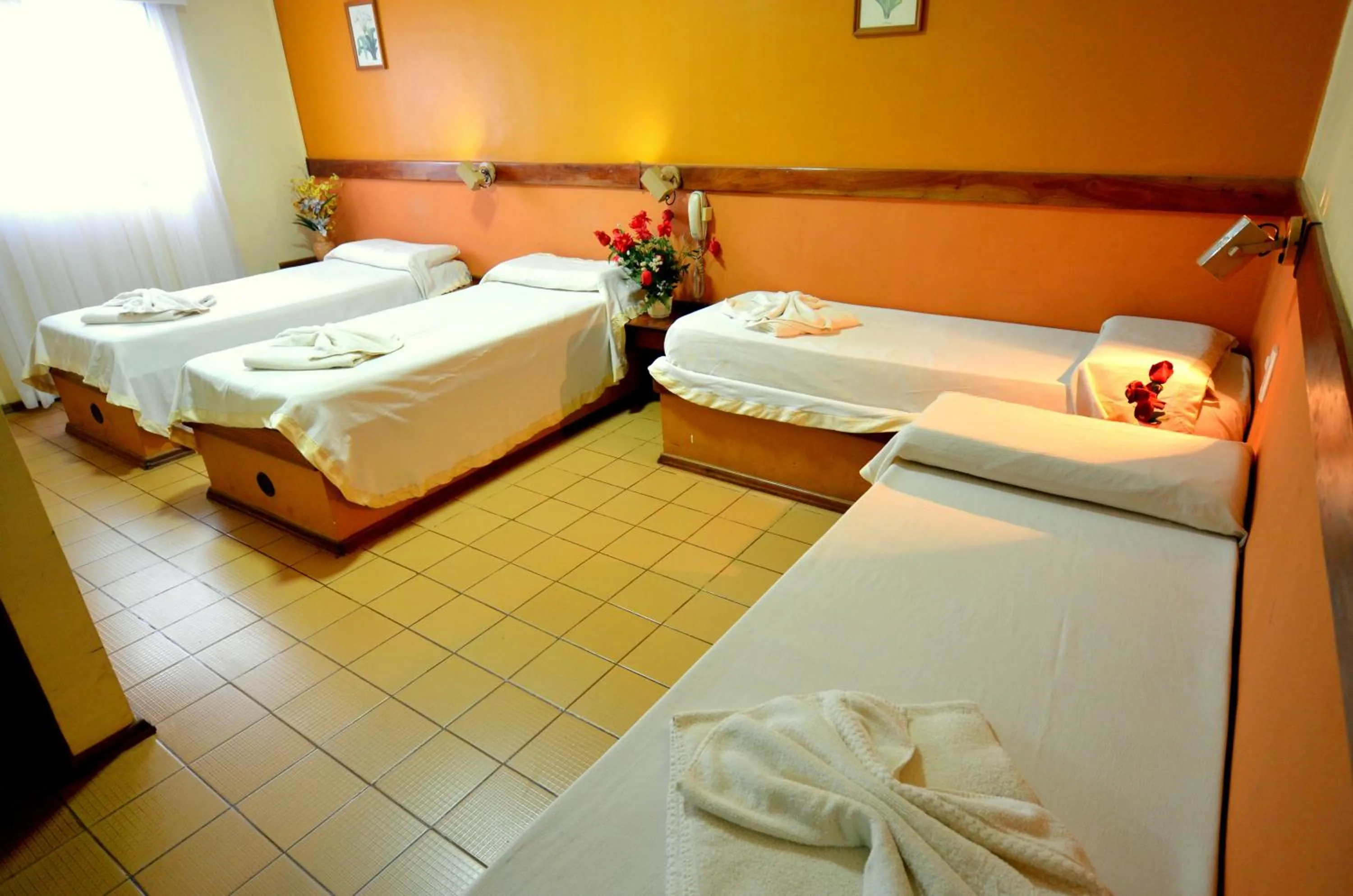 Photo of the whole room, Bed in Hostería Casa Blanca Iguazú