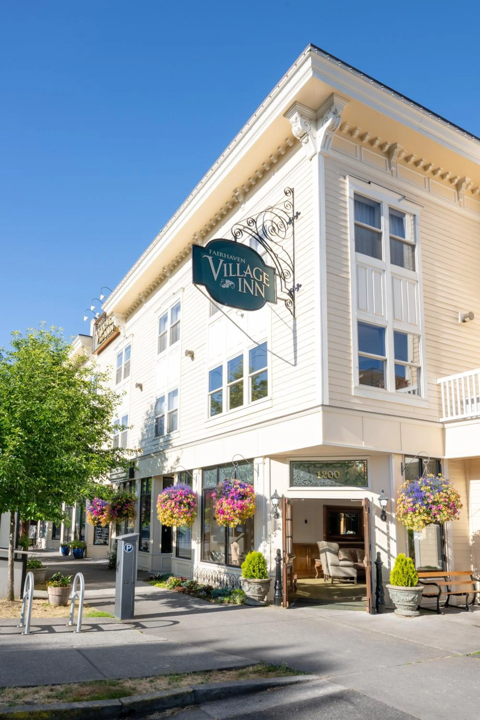 Fairhaven Village Inn