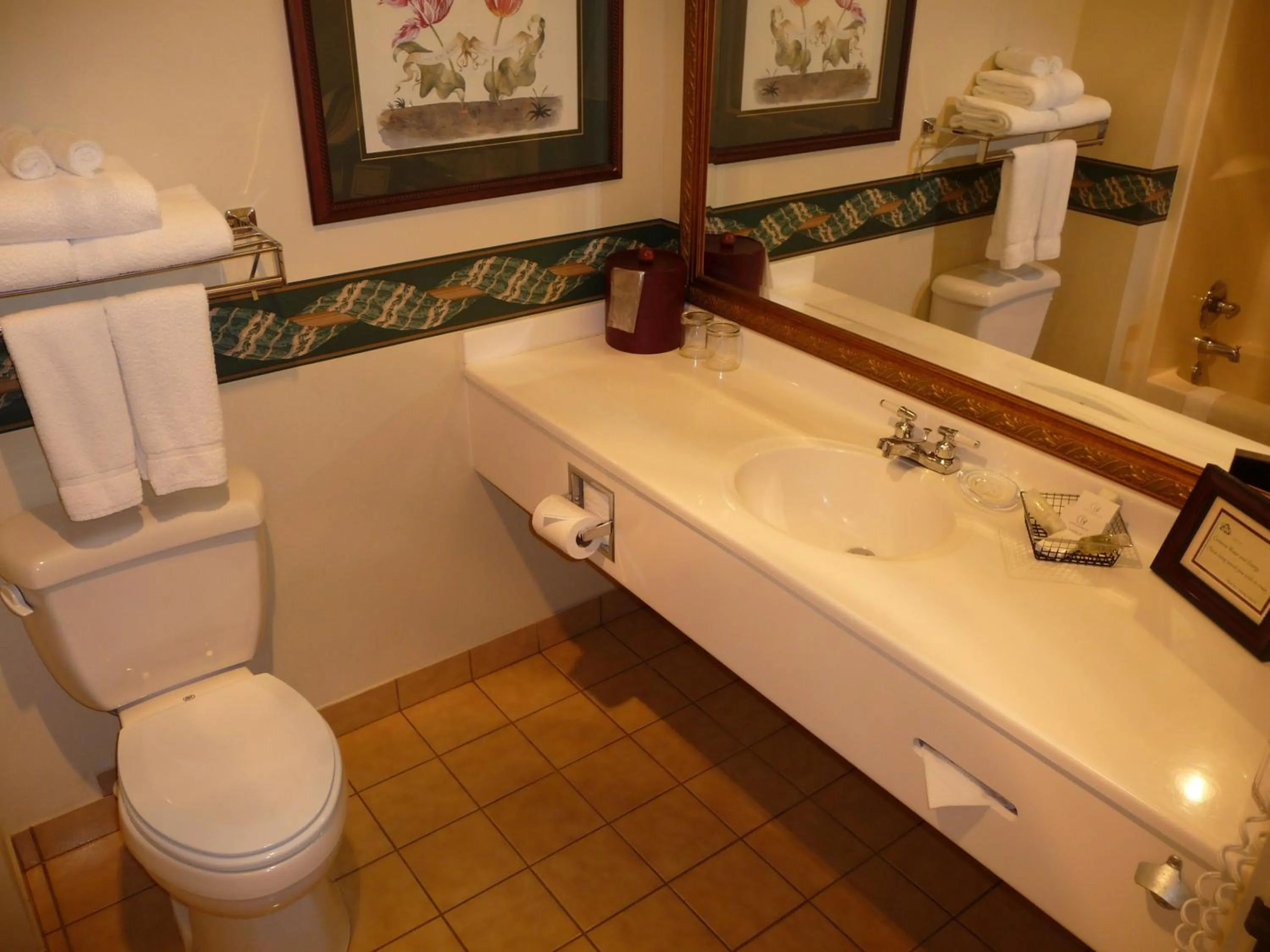 Bathroom in Fairhaven Village Inn