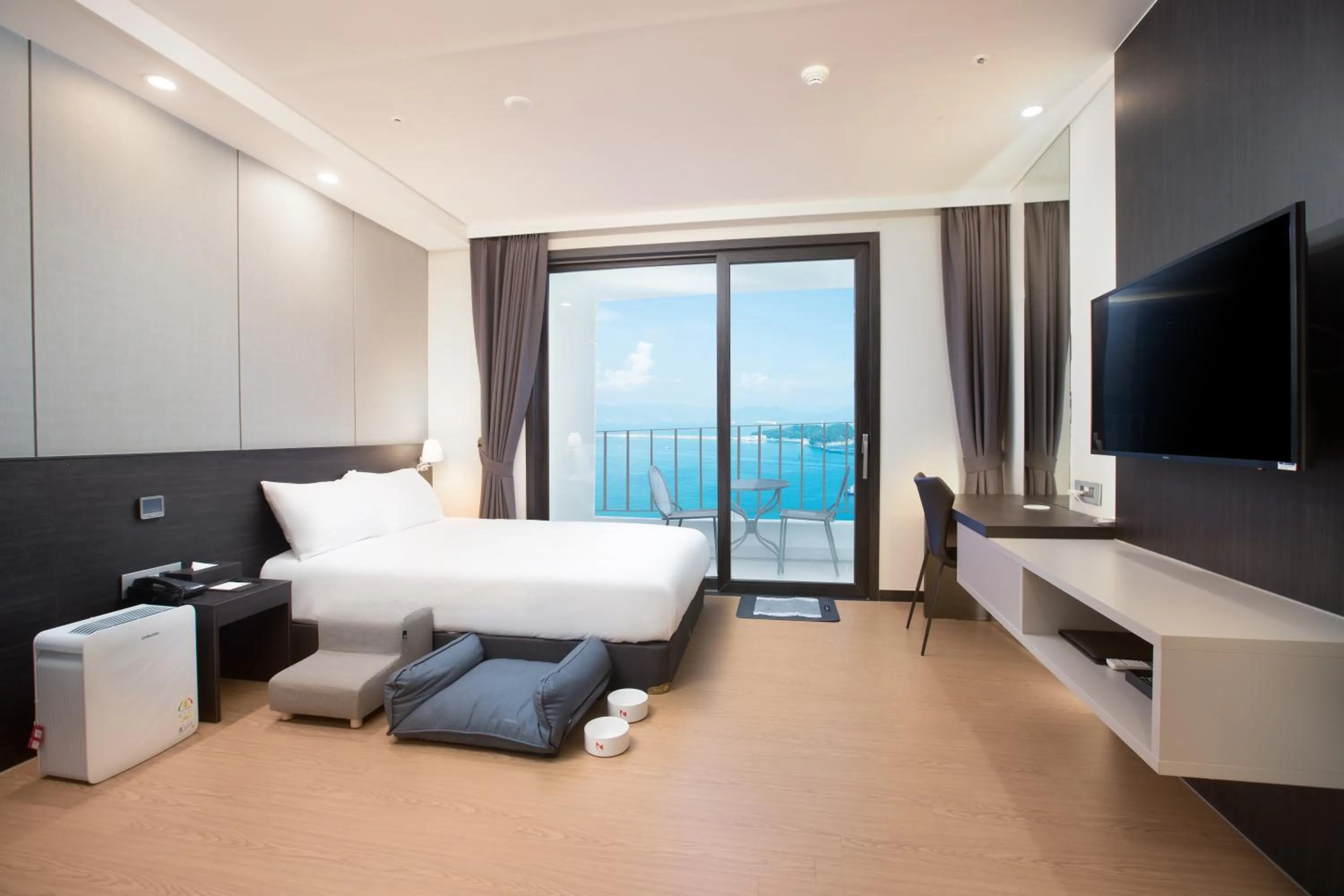 Animals in Utop Marina Hotel & Resort