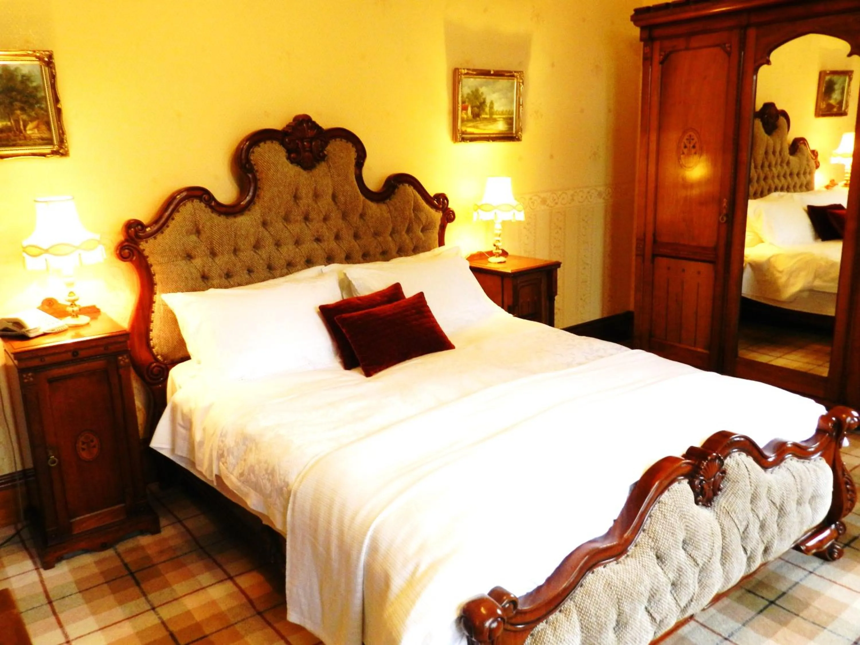 Bedroom, Bed in Ledgowan Lodge Hotel