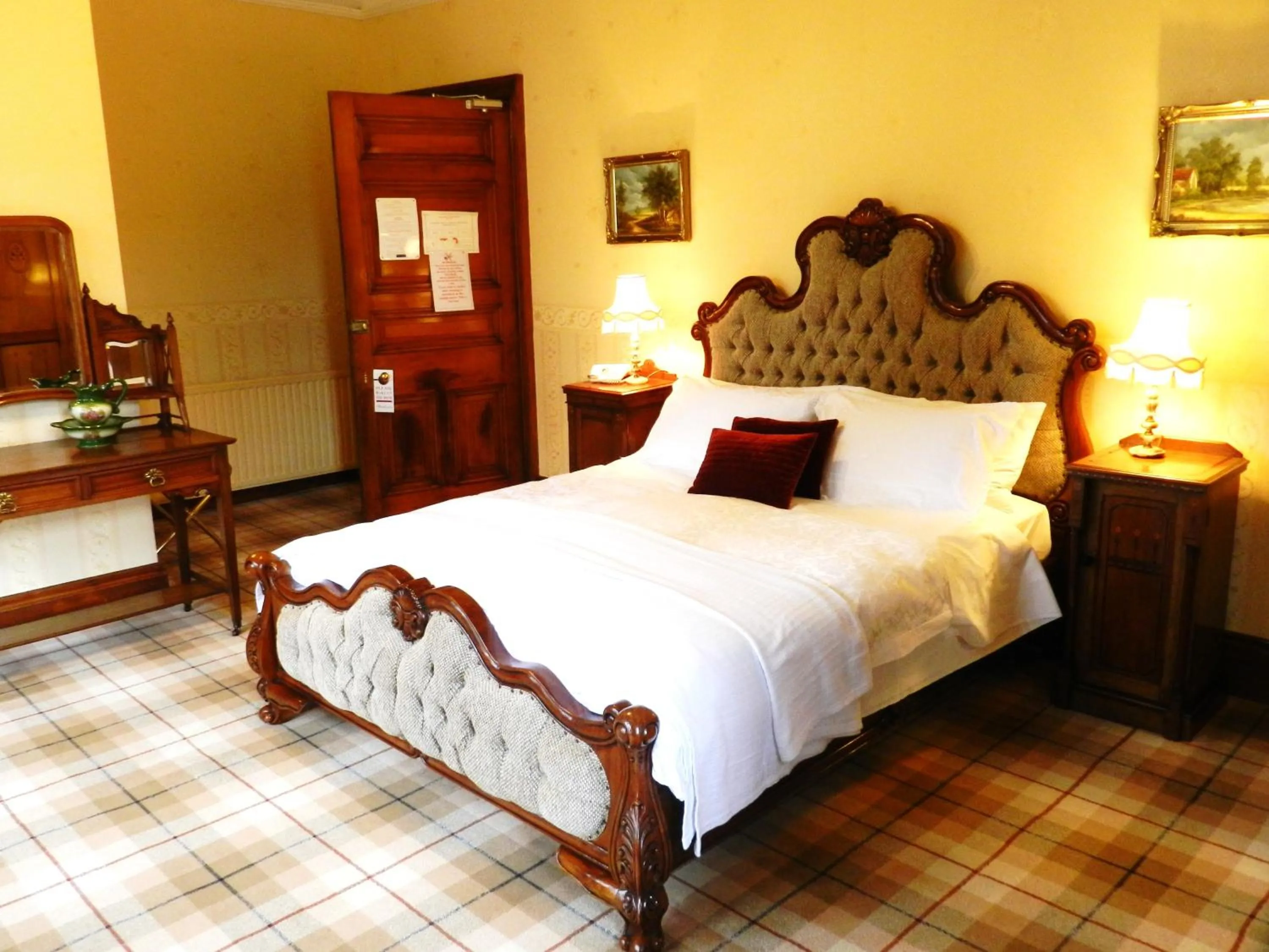 Bedroom, Bed in Ledgowan Lodge Hotel