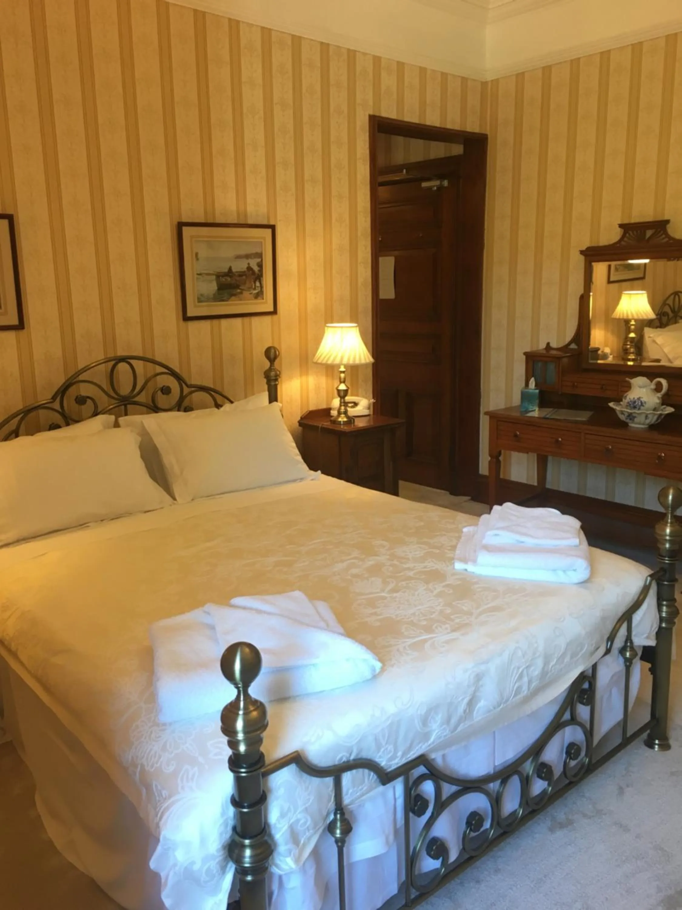 Bed in Ledgowan Lodge Hotel