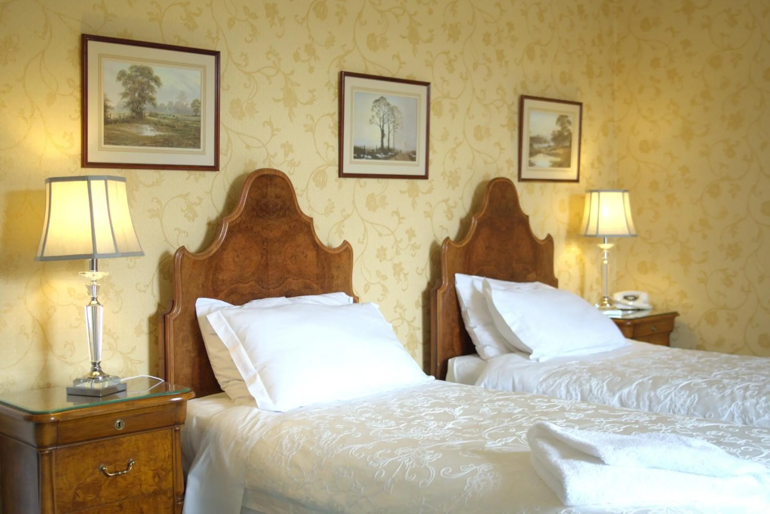 Bed in Ledgowan Lodge Hotel
