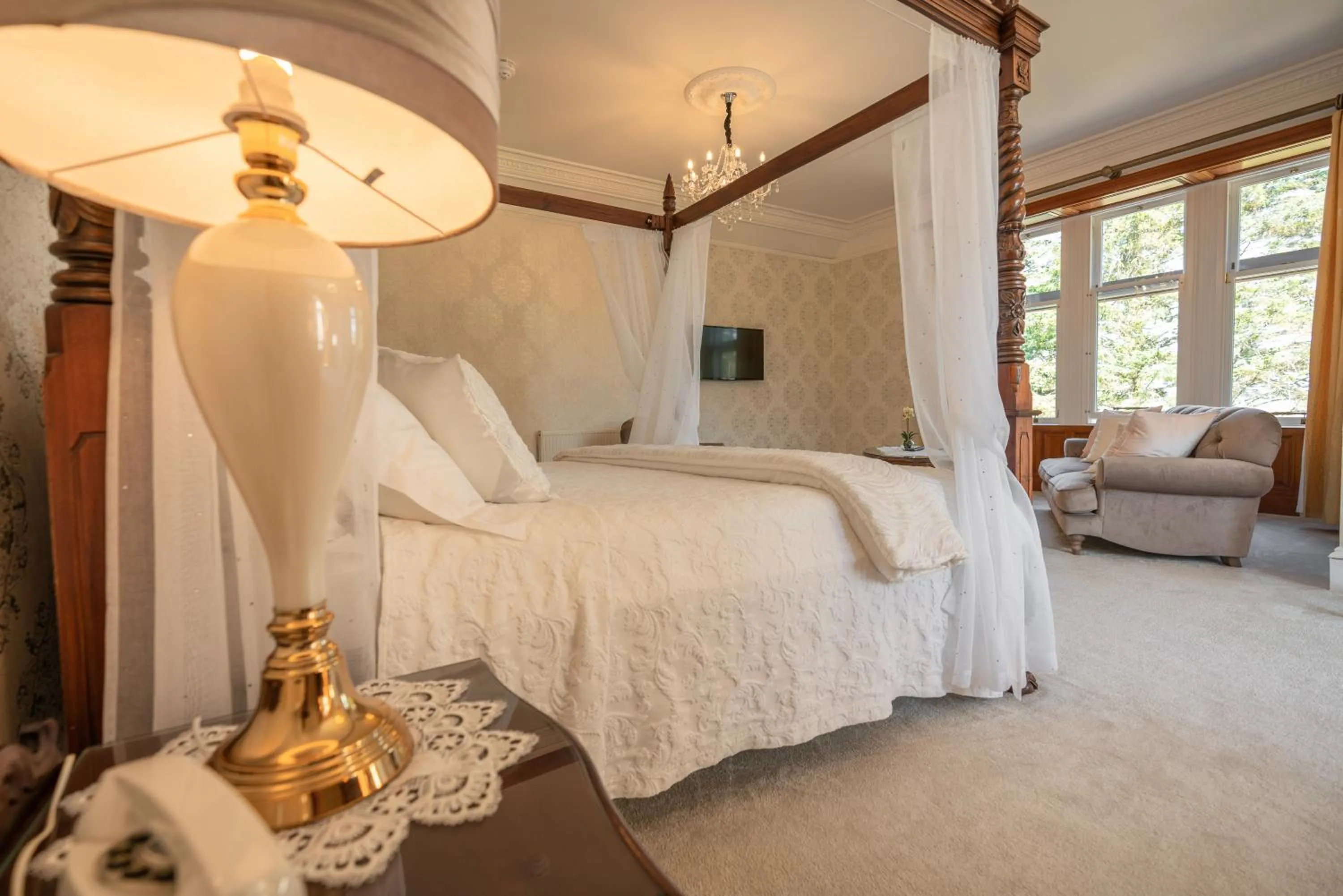 Bedroom, Bed in Ledgowan Lodge Hotel