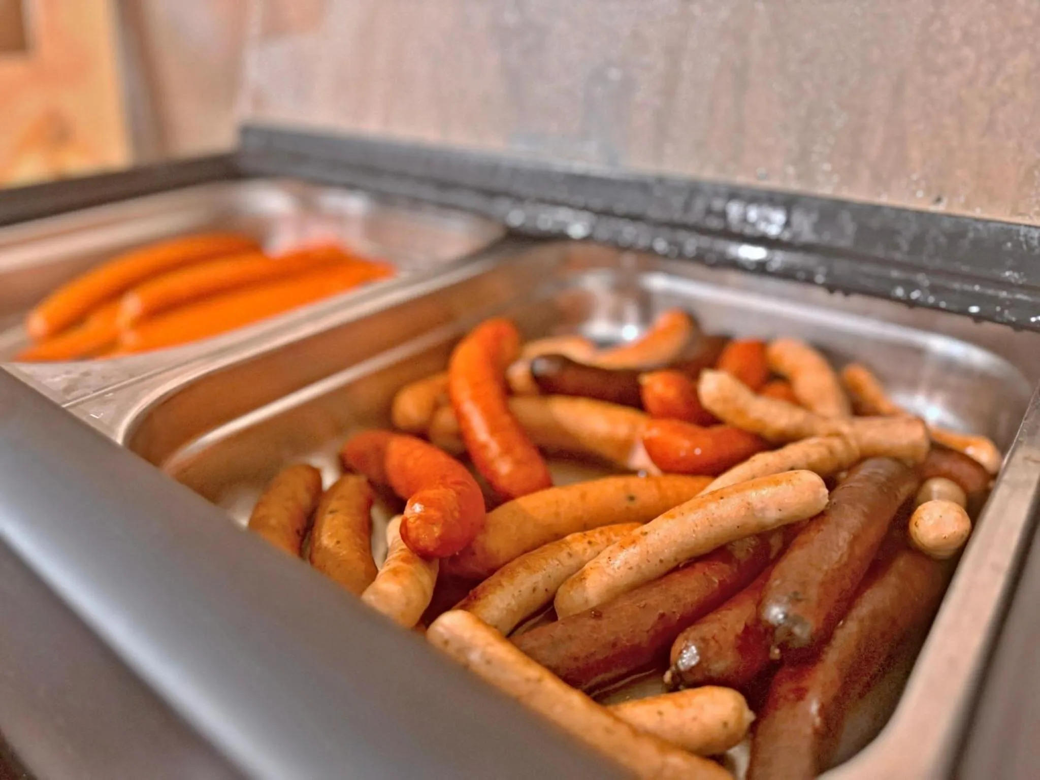 Restaurant/places to eat in PATRIA HOTEL