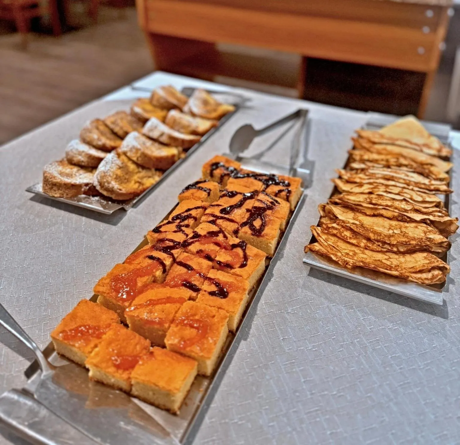 Restaurant/places to eat in PATRIA HOTEL