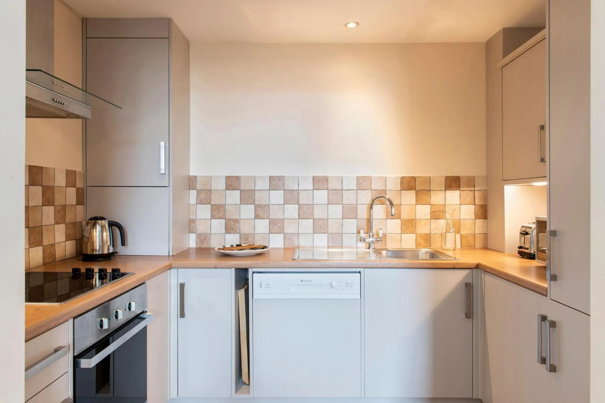 Kitchen or kitchenette in SACO Reading Castle Crescent