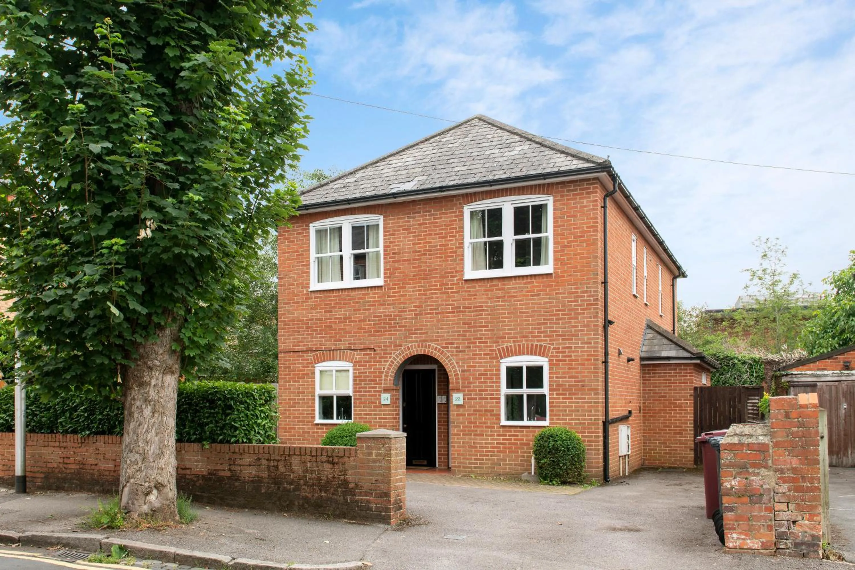Property building in SACO Reading Castle Crescent