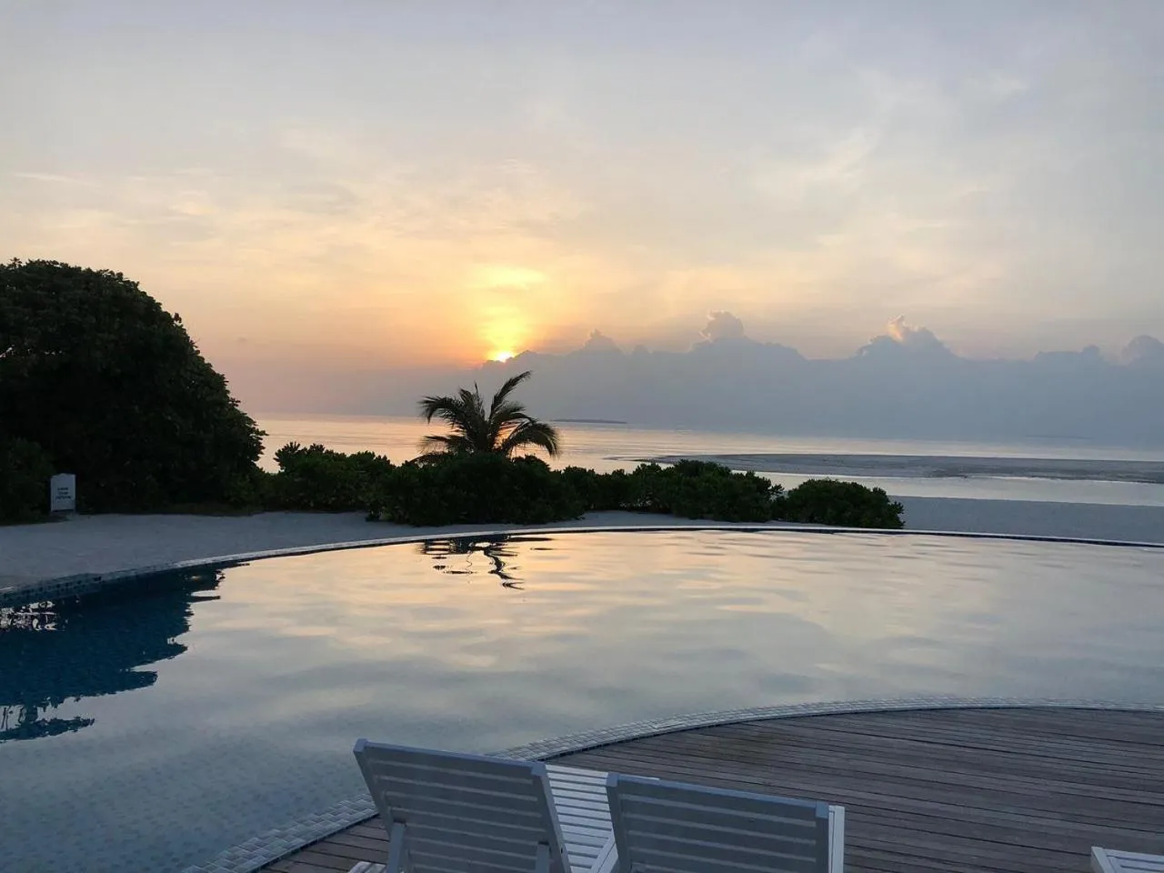 Swimming pool in Hondaafushi Island Resort