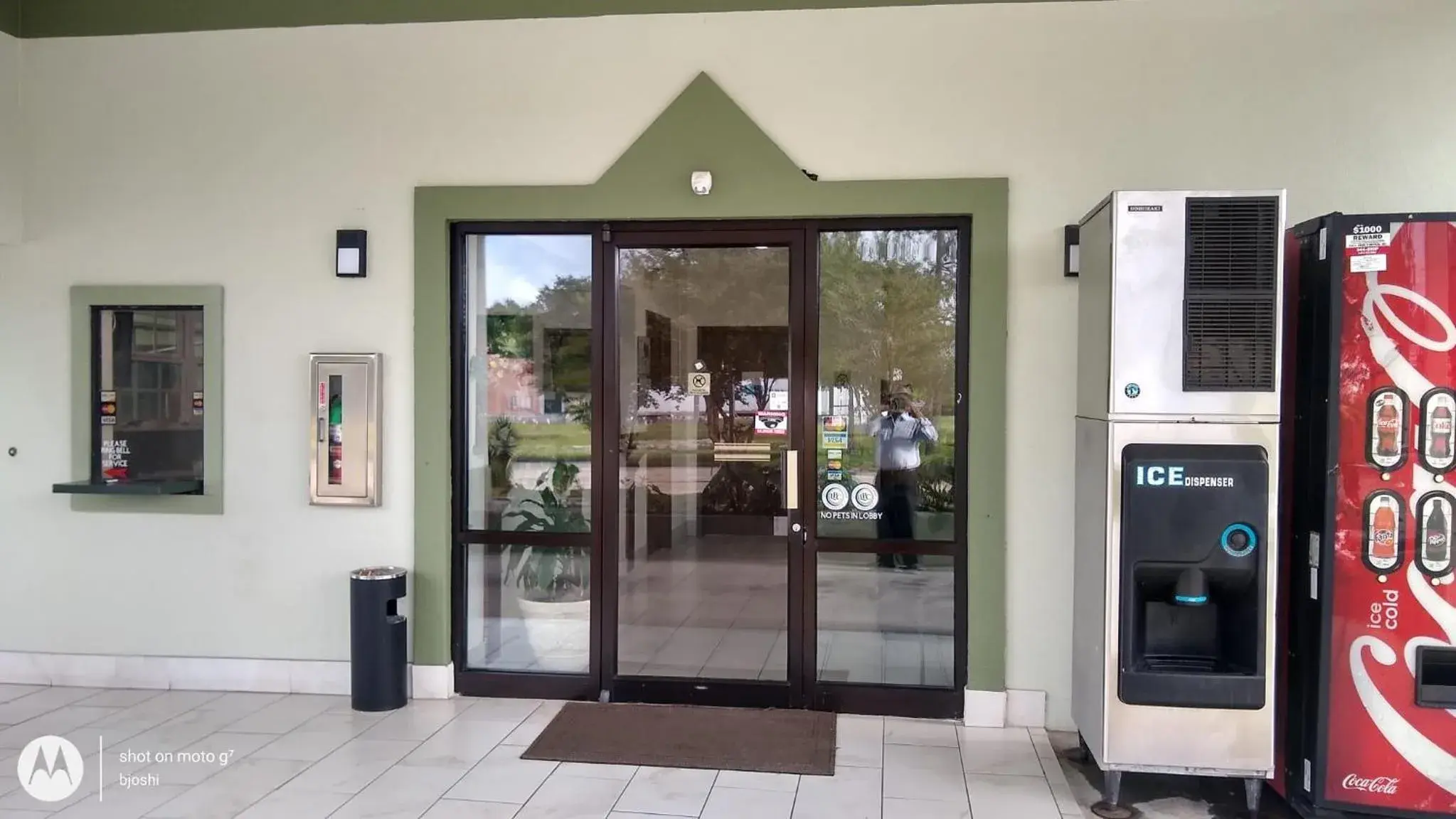 Property building in Highland Inn Denham Springs Baton Rouge East Property building in Highland Inn Denham Springs Baton Rouge East