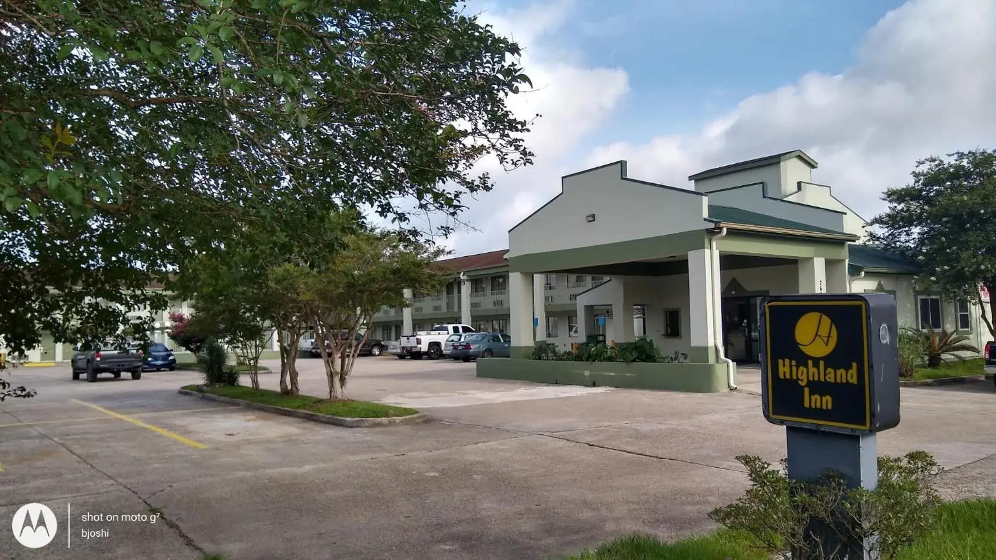 Property building in Highland Inn Denham Springs Baton Rouge East Property building in Highland Inn Denham Springs Baton Rouge East