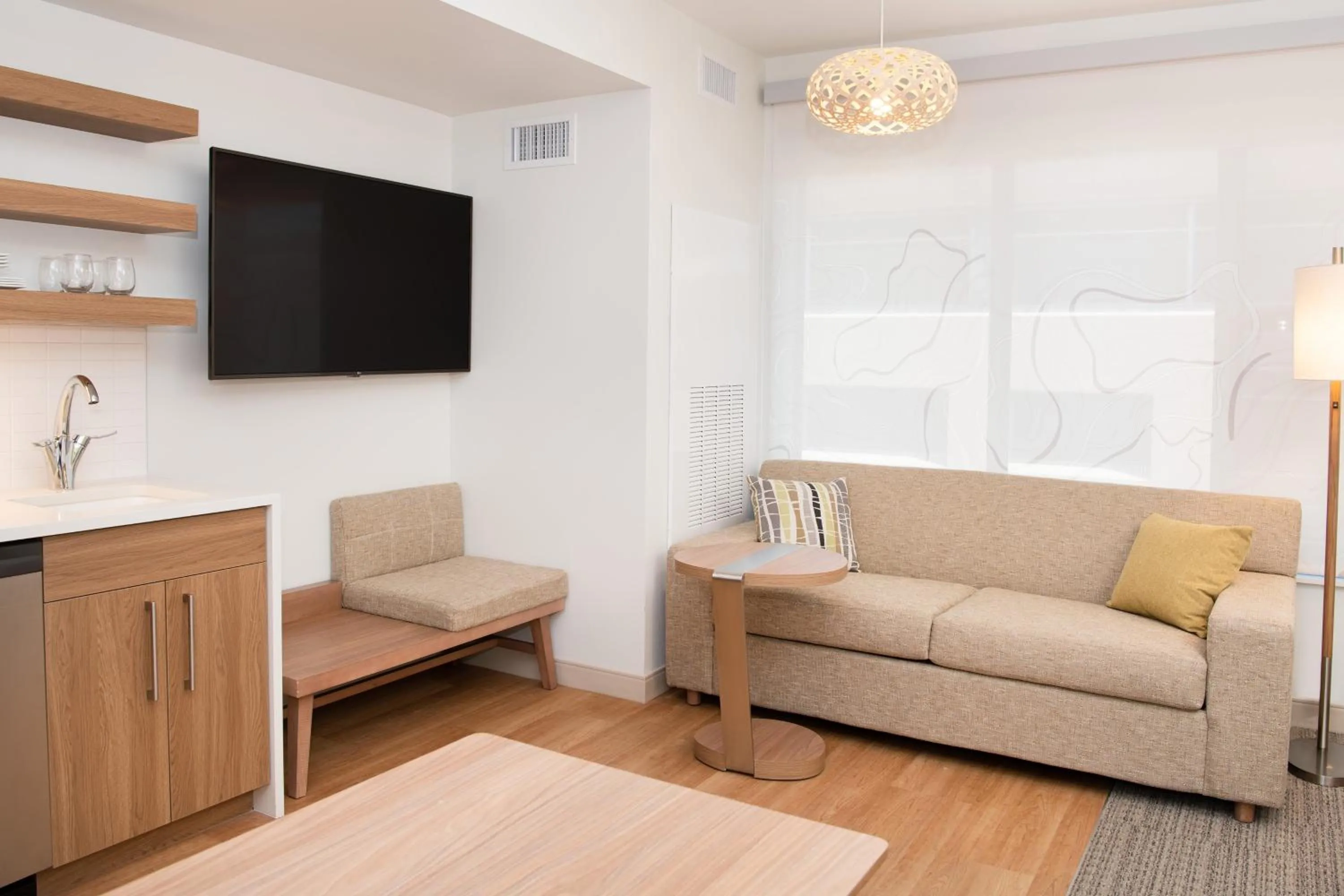 Photo of the whole room in Element Scottsdale at SkySong