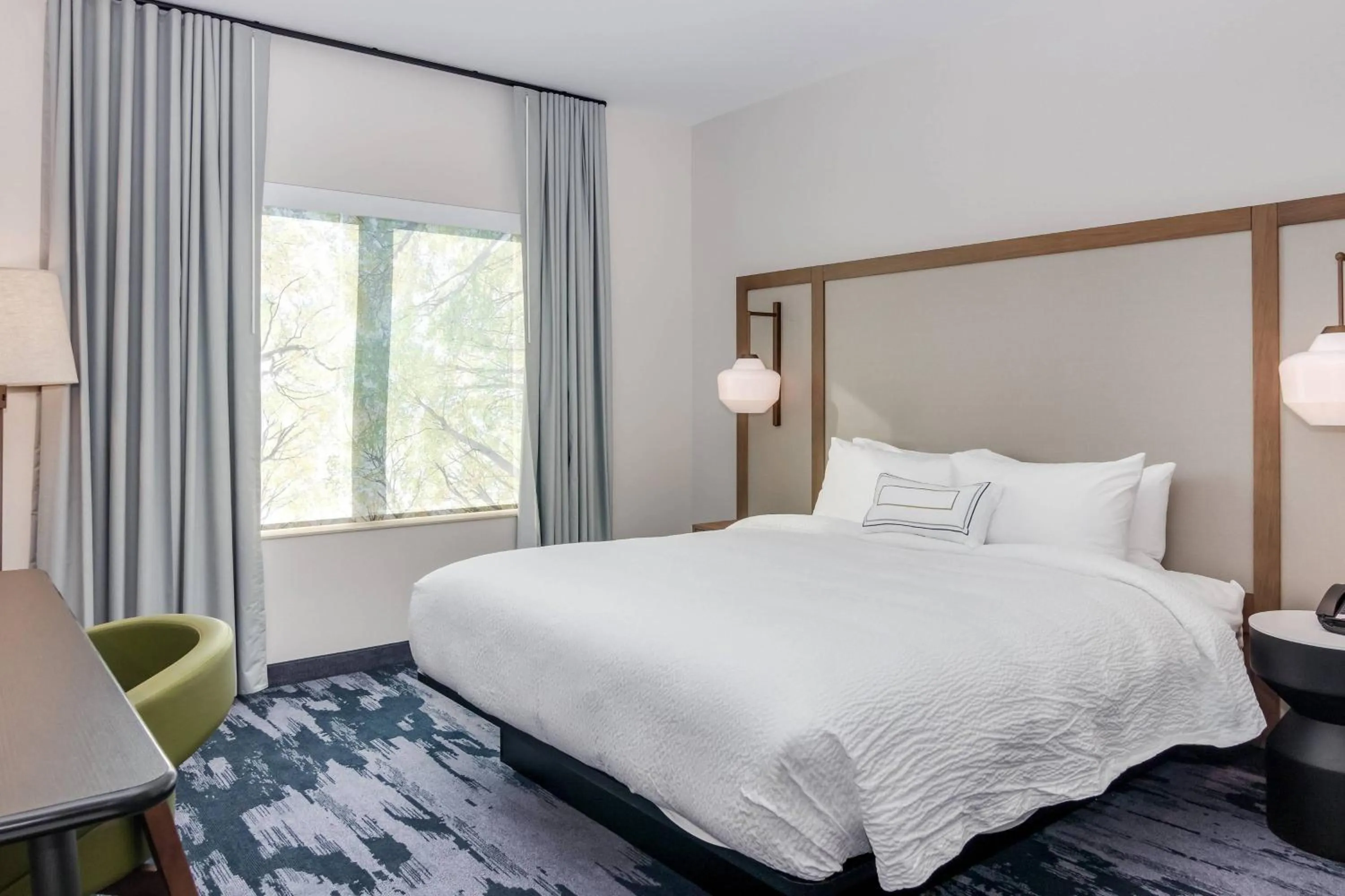 Photo of the whole room, Bed in Fairfield Inn & Suites by Marriott San Jose North/Silicon Valley