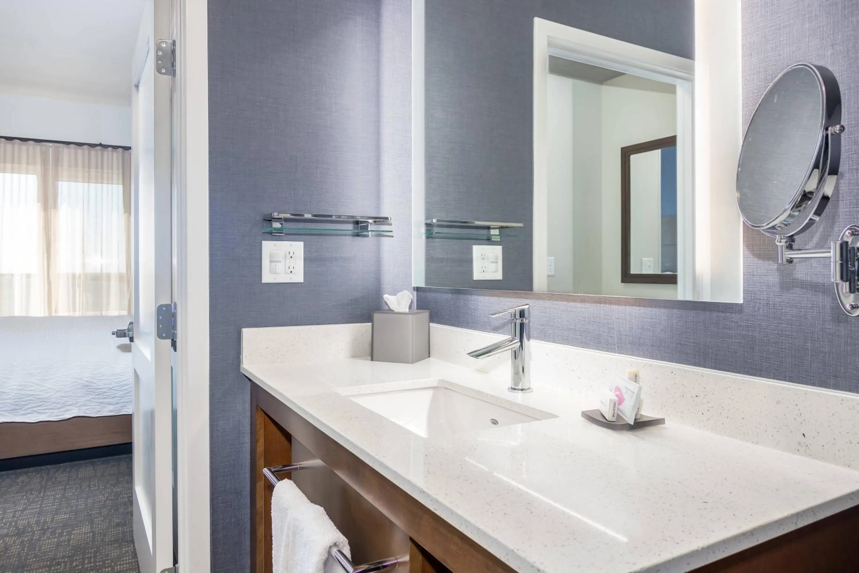 Bathroom, Bed in Residence Inn by Marriott San Jose North/Silicon Valley