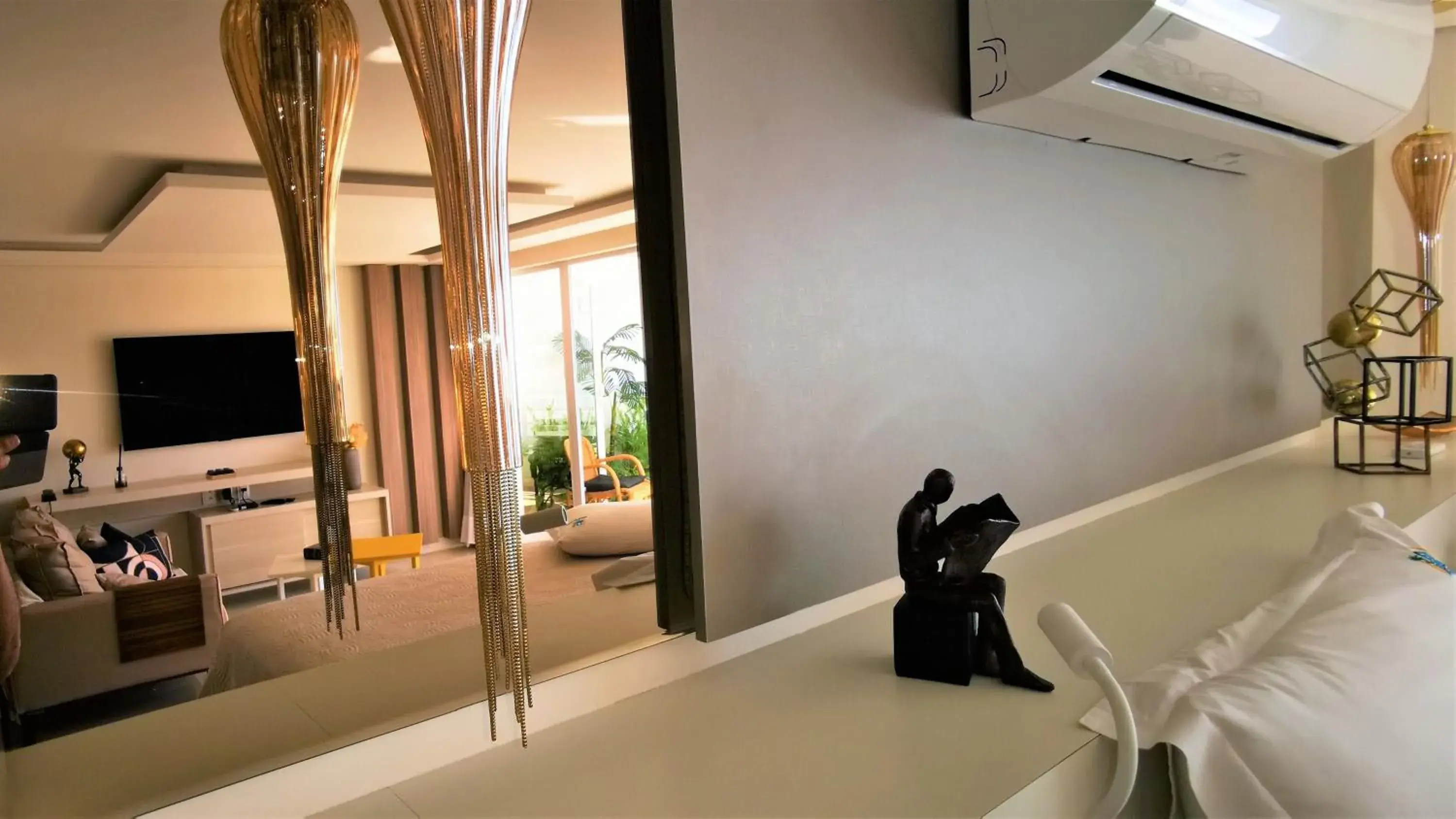 Decorative detail, Bed in Seaflats Iate Plaza Hotel Decorative detail, Bed in Seaflats Iate Plaza Hotel