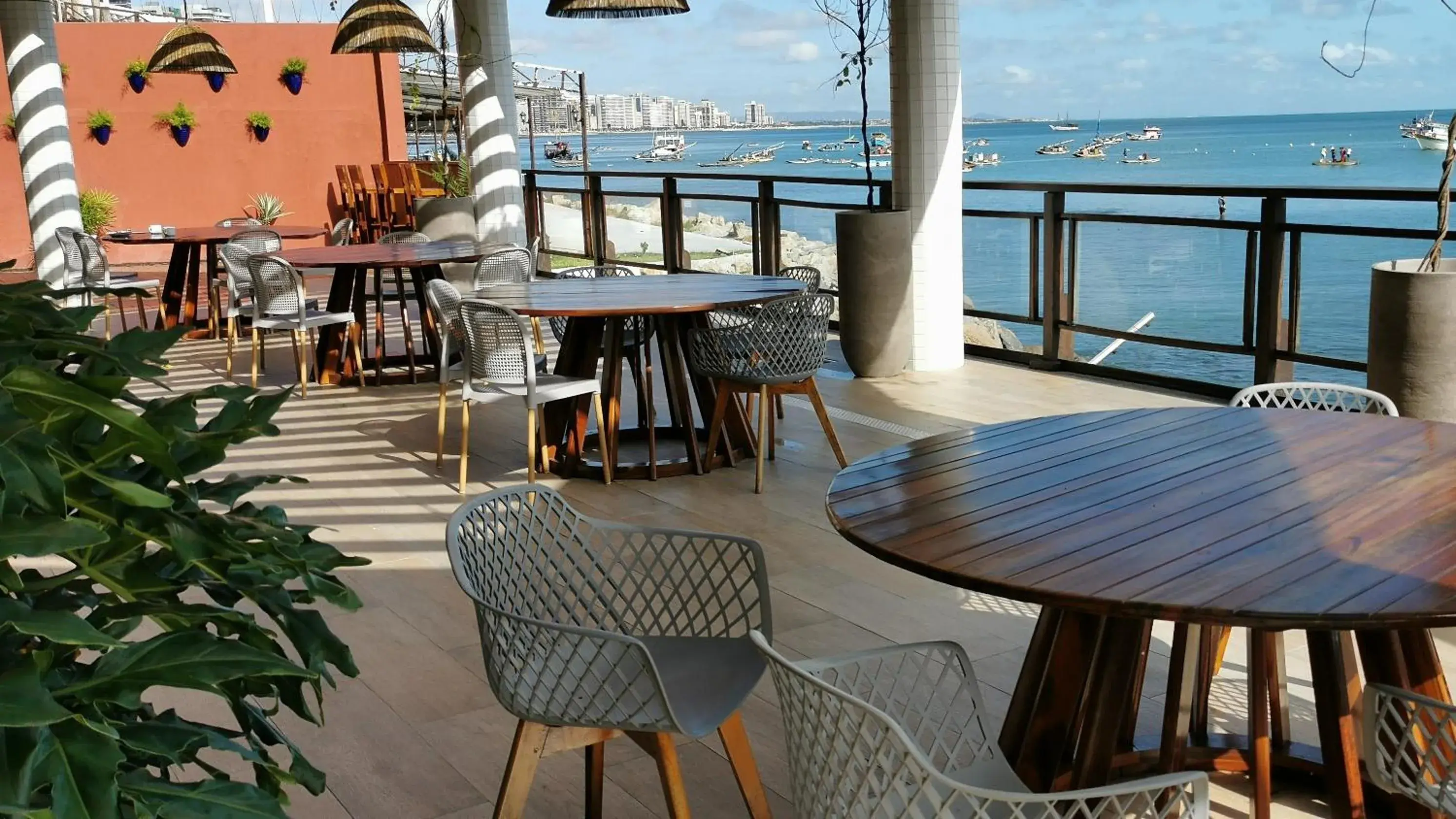 Property building in Seaflats Iate Plaza Hotel Property building in Seaflats Iate Plaza Hotel