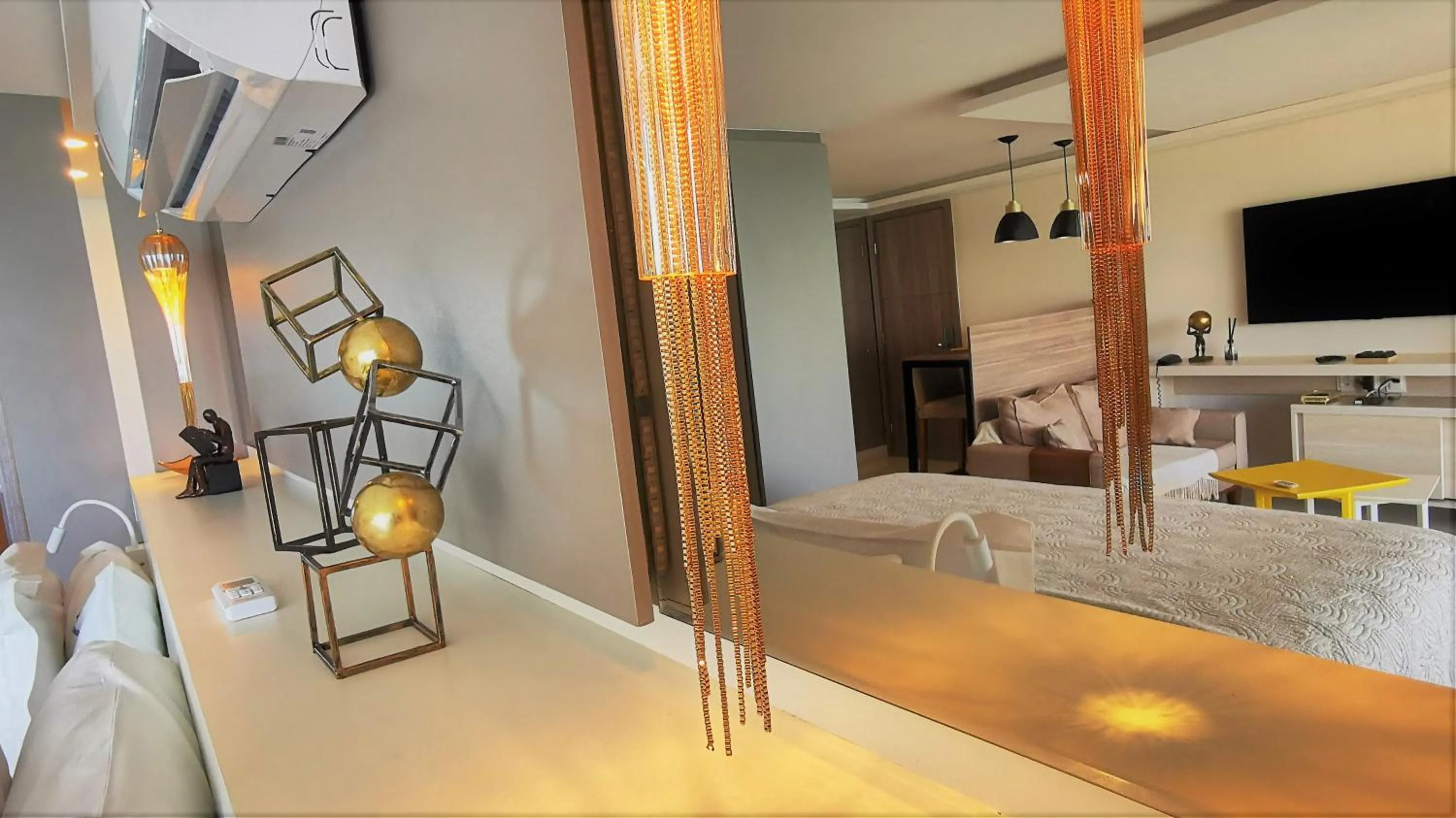 Decorative detail, Bed in Seaflats Iate Plaza Hotel