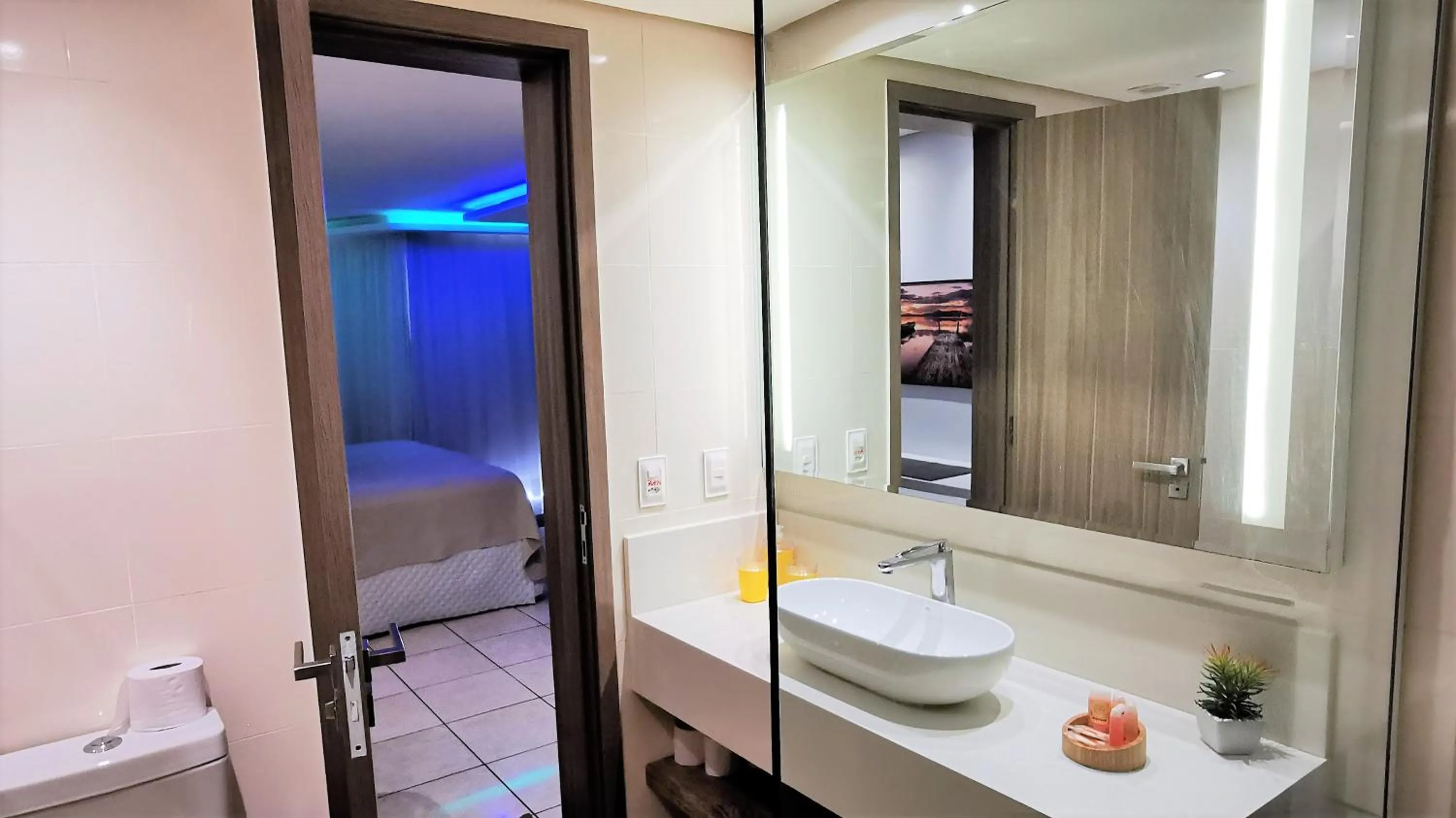 Bathroom in Seaflats Iate Plaza Hotel