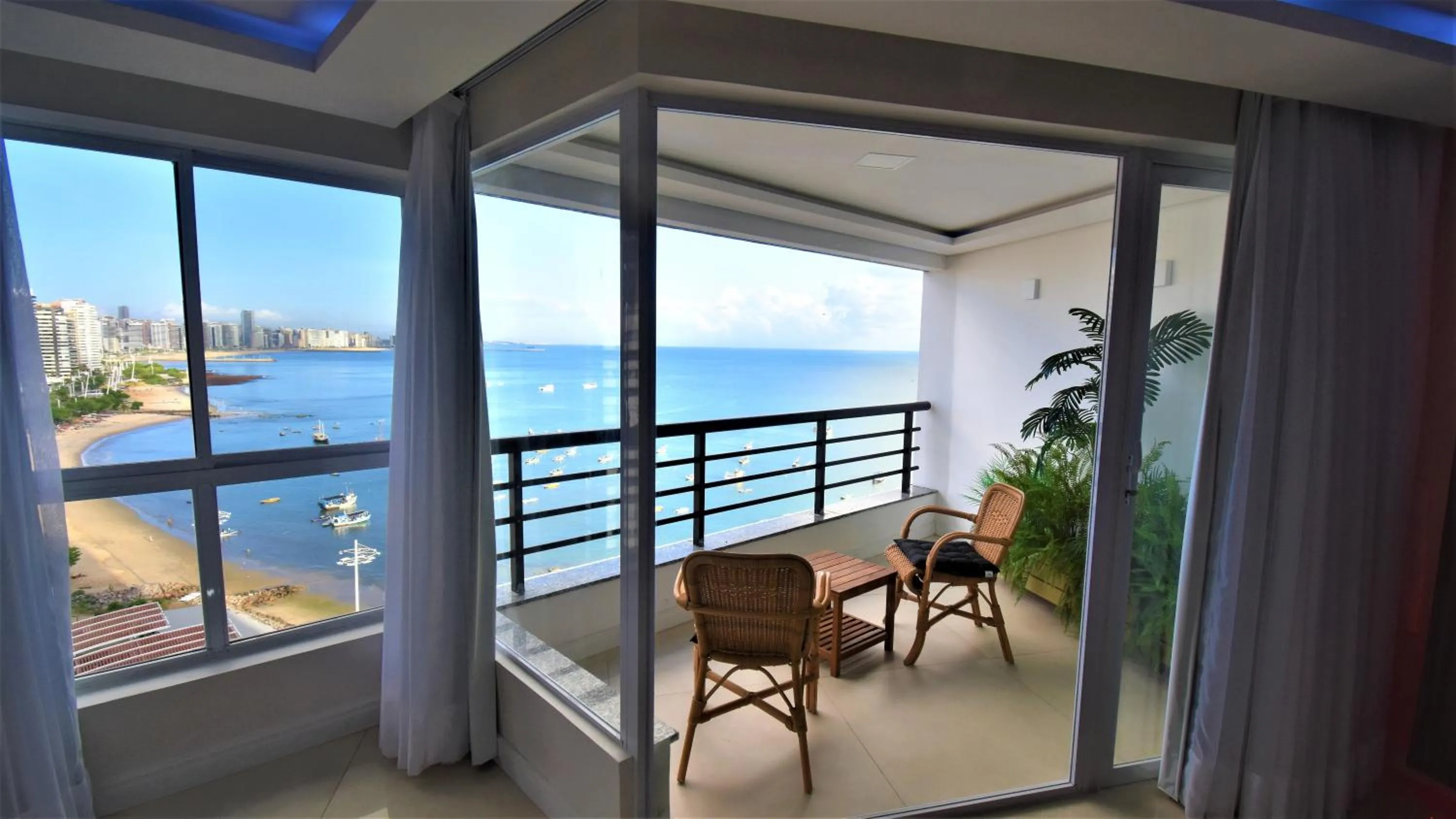 Patio in Seaflats Iate Plaza Hotel