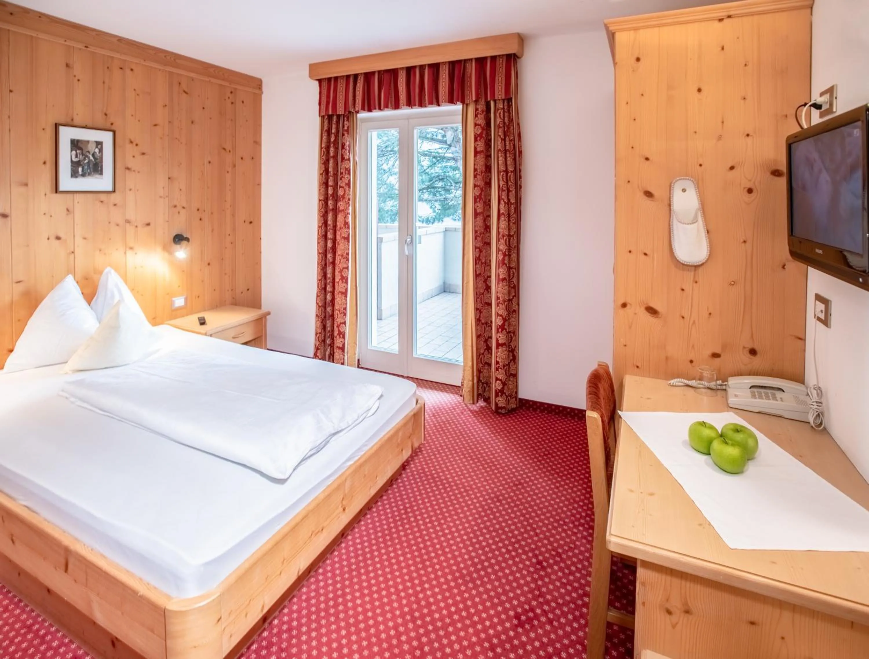 Photo of the whole room, Bed in Hotel Eichenhof