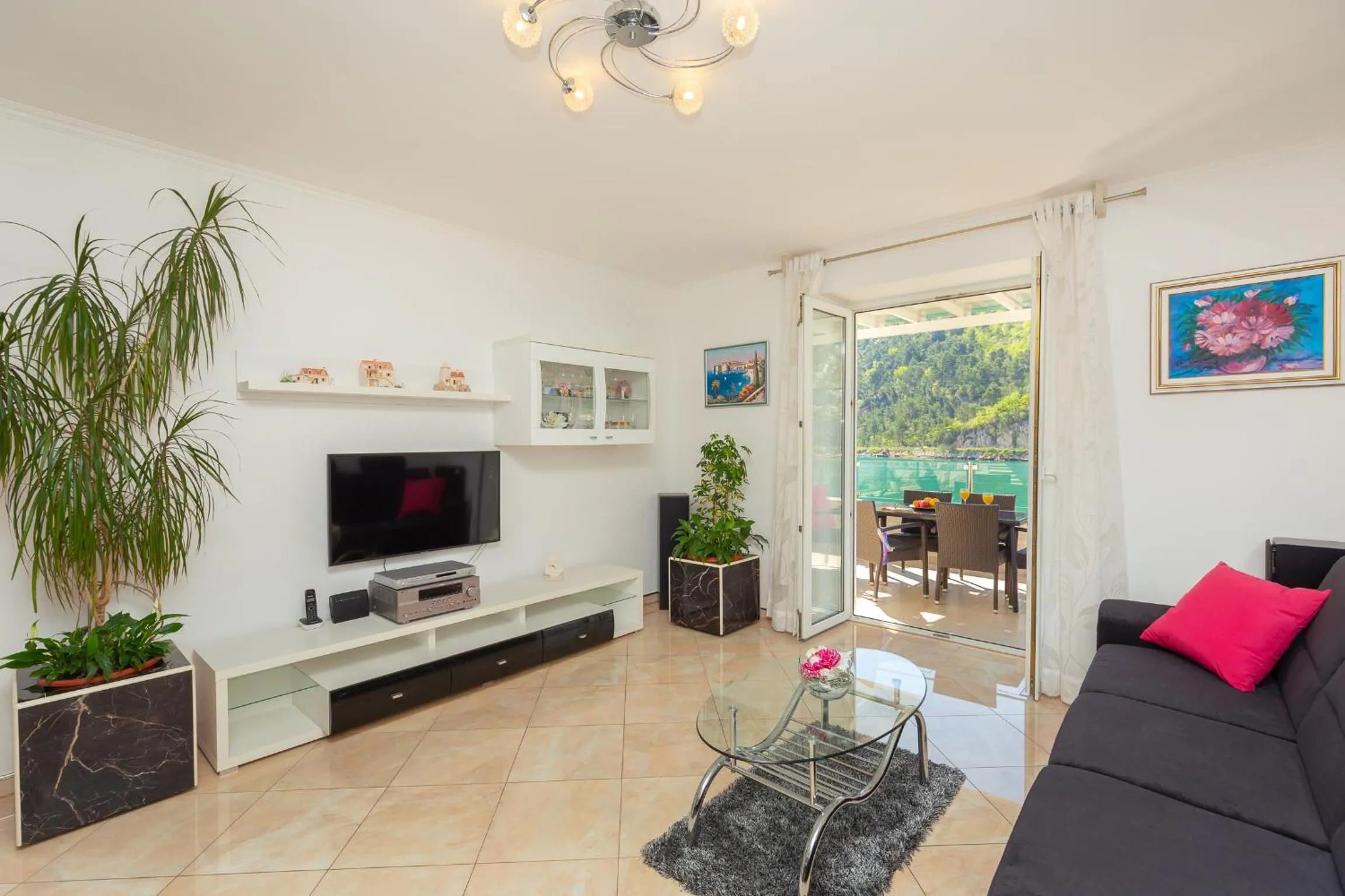 TV and multimedia in Hedera Estate, Hedera A24