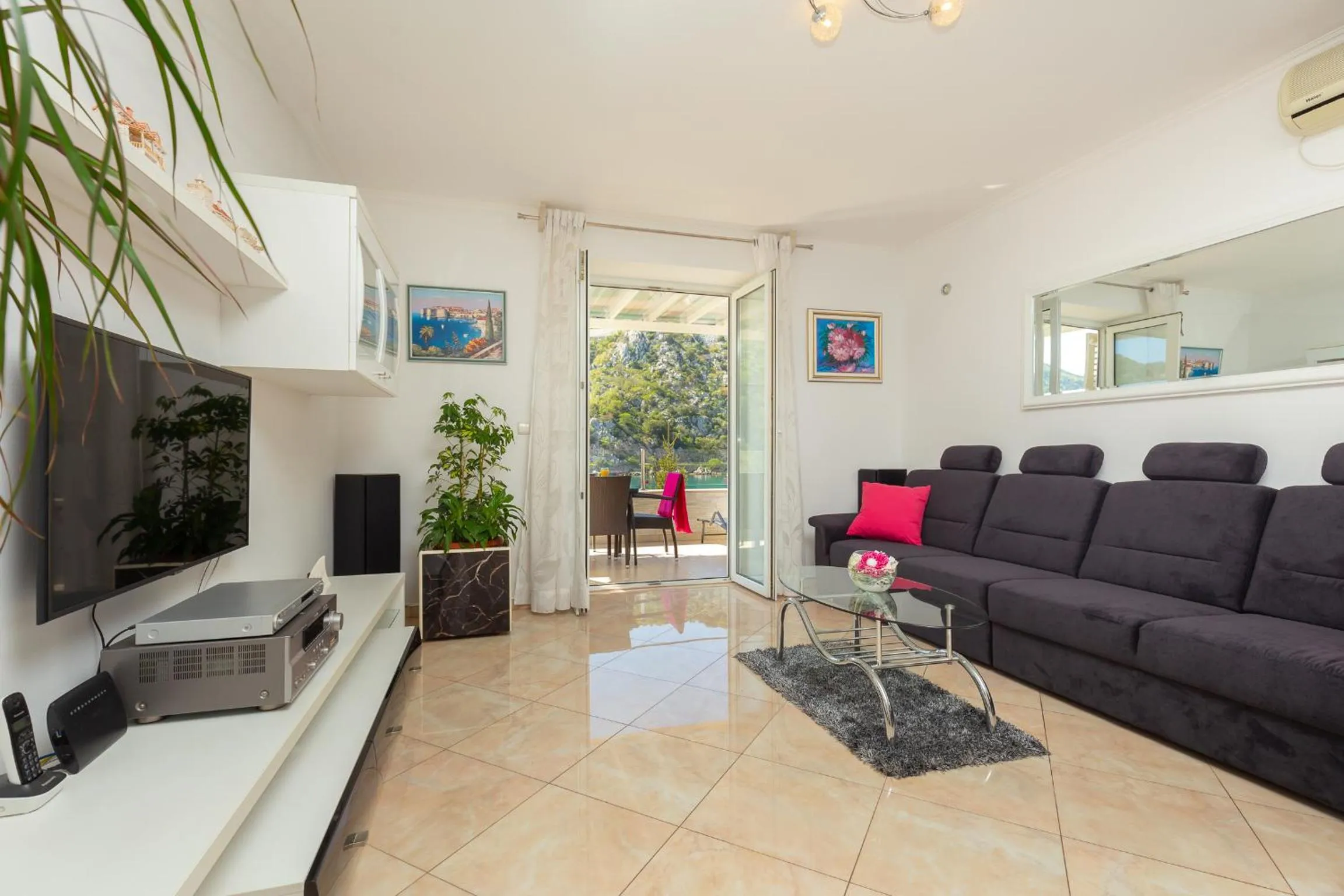 TV and multimedia in Hedera Estate, Hedera A24