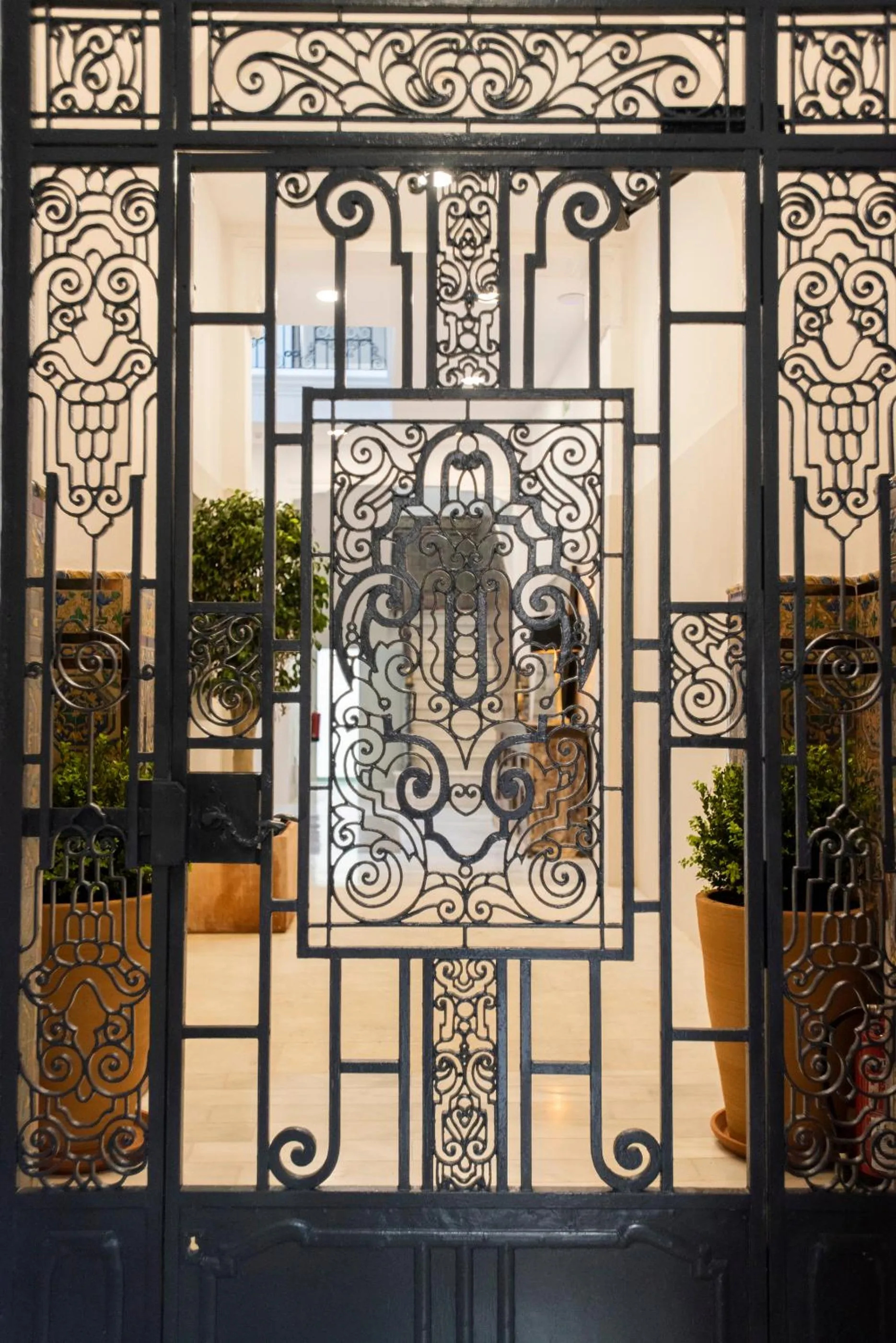 Property building in Casa Sevilla 1920 Suites by Época