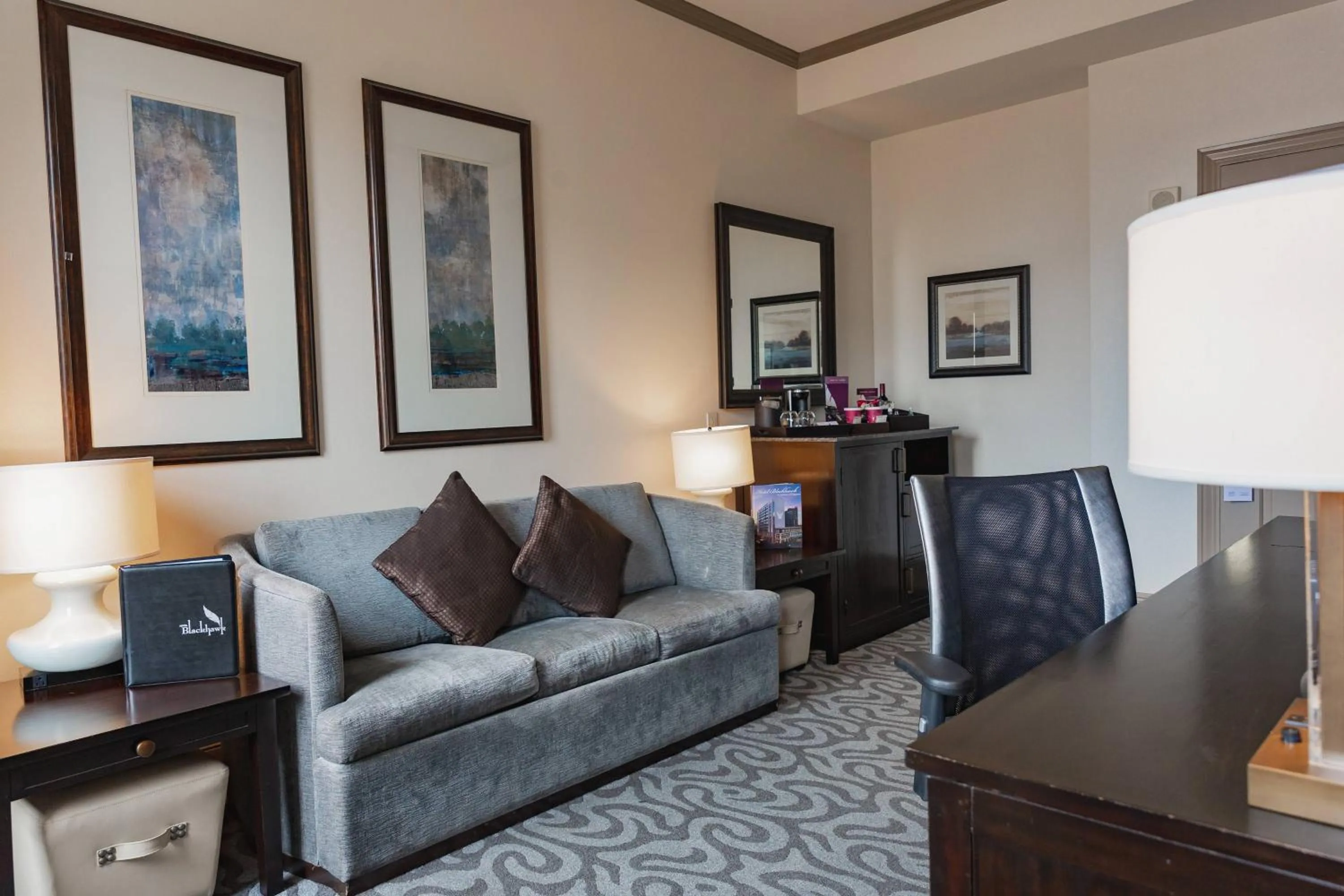 Photo of the whole room in Hotel Blackhawk, Autograph Collection