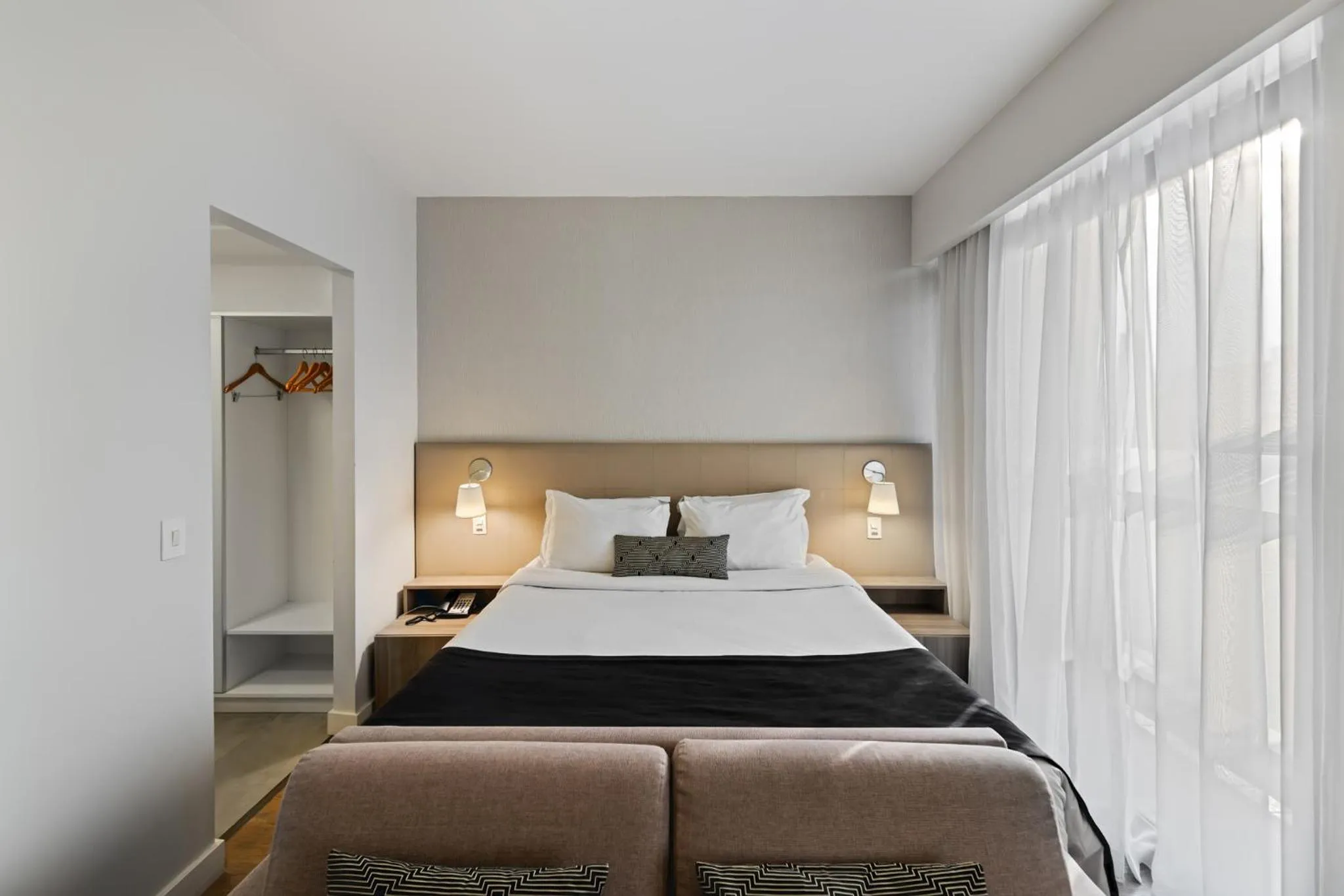 Bed in Staybridge Suites São Paulo by IHG