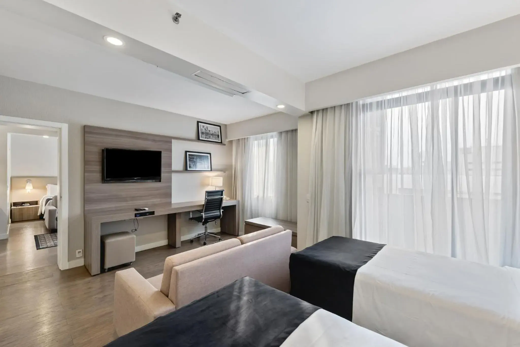 Photo of the whole room, Bed in Staybridge Suites São Paulo by IHG Photo of the whole room, Bed in Staybridge Suites São Paulo by IHG