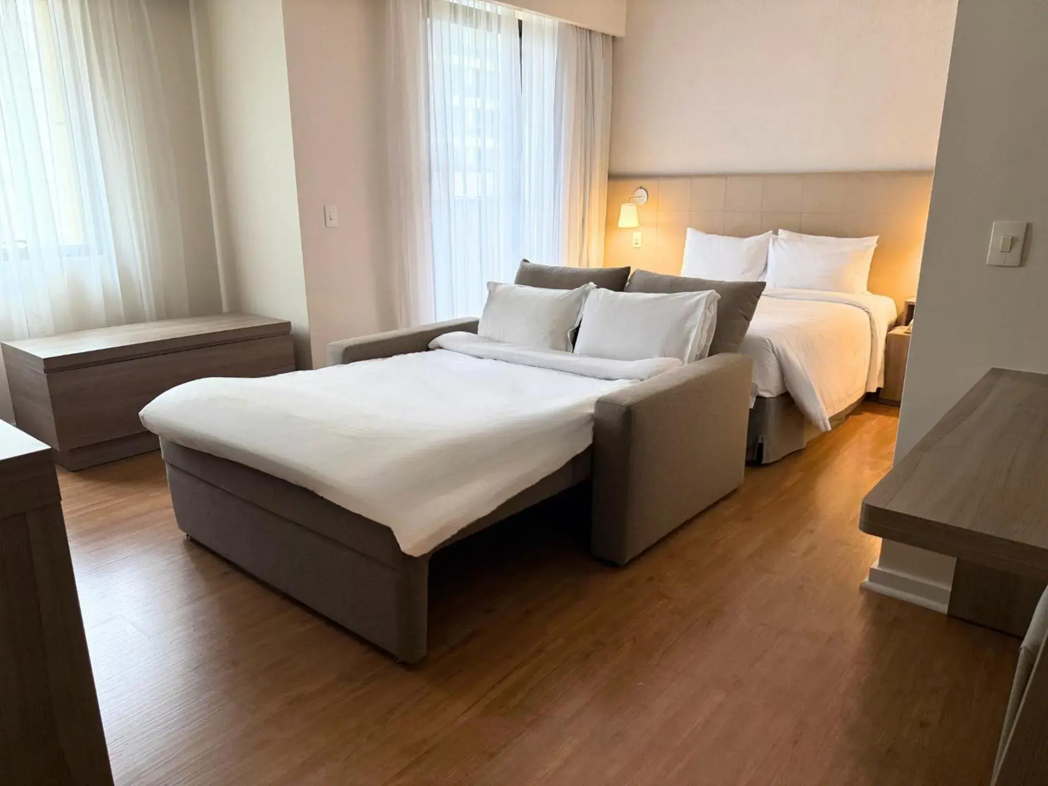 Queen Studio Suite with One Sofa Bed - single occupancy - Mid Floor in Staybridge Suites São Paulo by IHG Queen Studio Suite with One Sofa Bed - single occupancy - Mid Floor in Staybridge Suites São Paulo by IHG