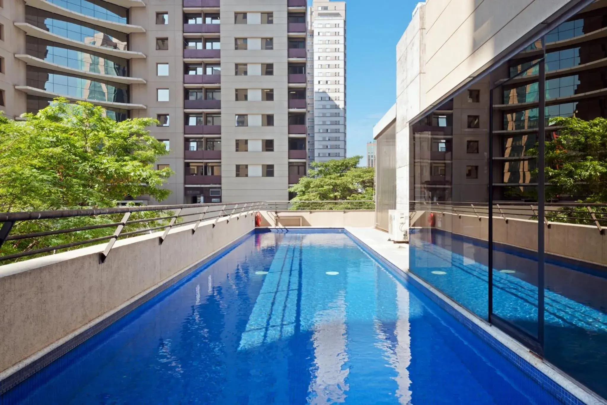 Swimming pool in Staybridge Suites São Paulo by IHG Swimming pool in Staybridge Suites São Paulo by IHG