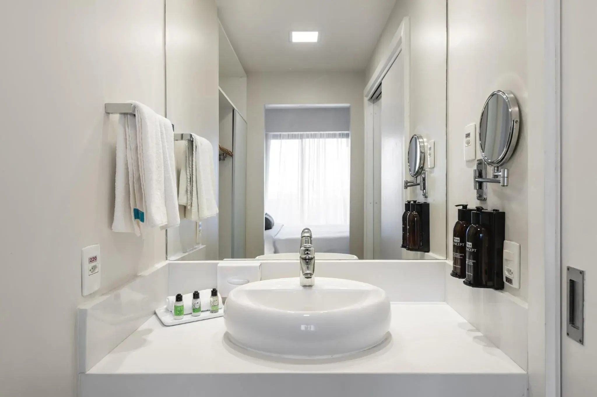 Bathroom in Staybridge Suites São Paulo by IHG Bathroom in Staybridge Suites São Paulo by IHG