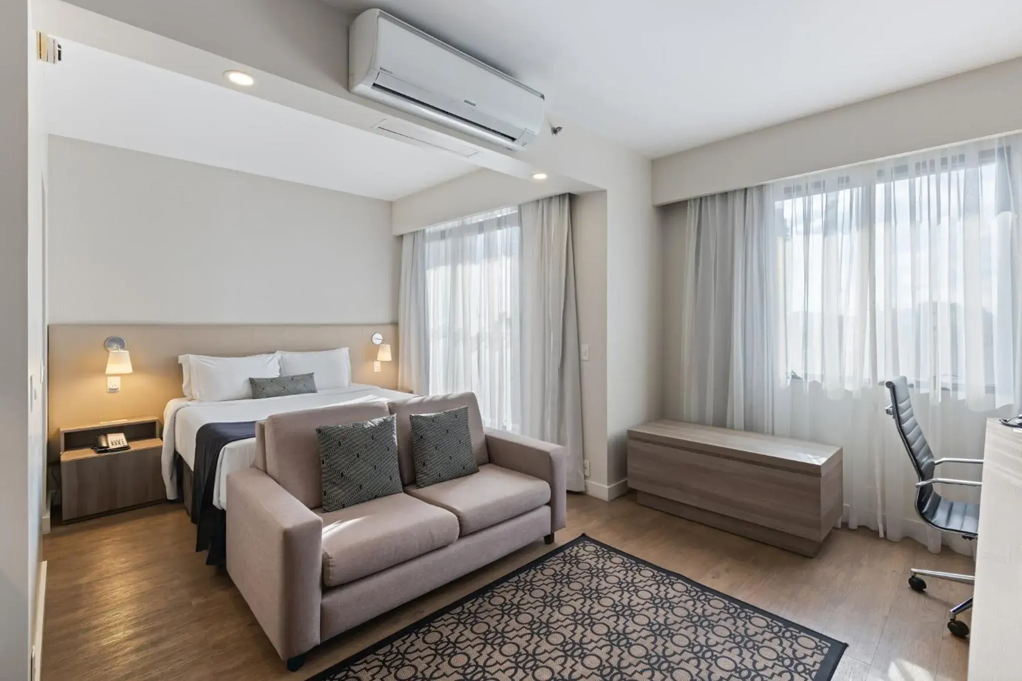 Photo of the whole room, Bed in Staybridge Suites São Paulo by IHG Photo of the whole room, Bed in Staybridge Suites São Paulo by IHG