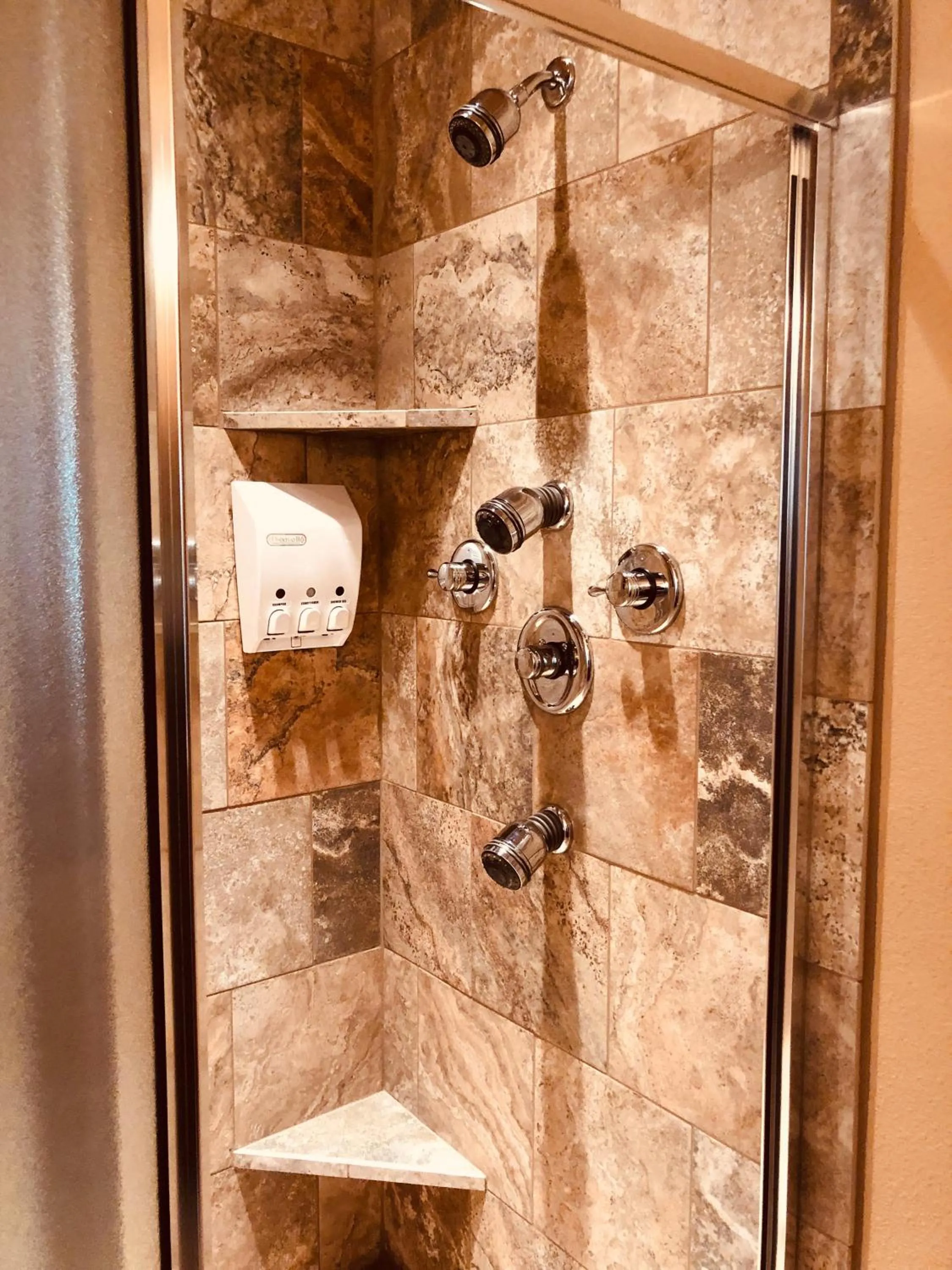 Shower in Pikes Peak Guest Cabin at Rocky Mountain Lodge