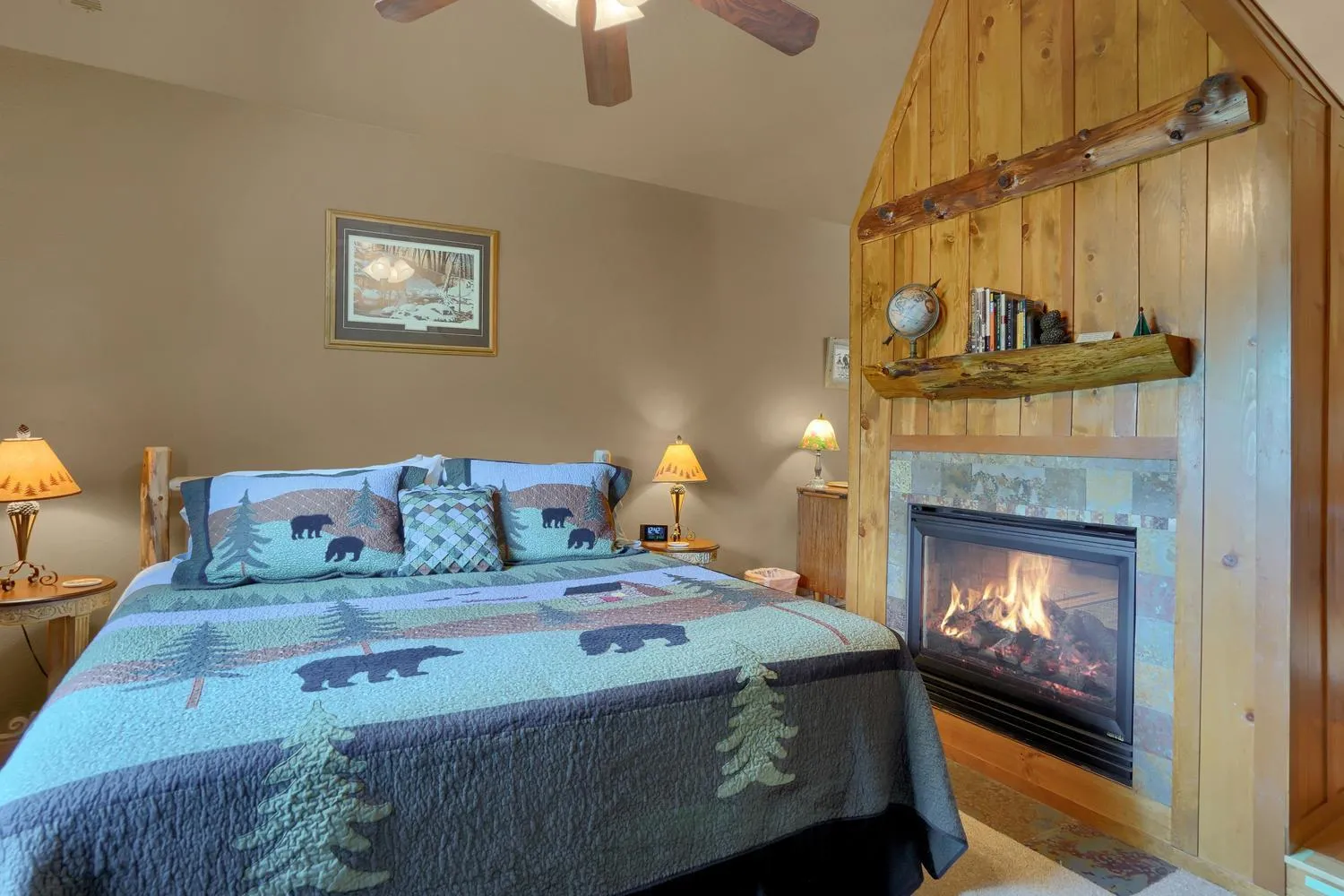 Bed in Pikes Peak Guest Cabin at Rocky Mountain Lodge
