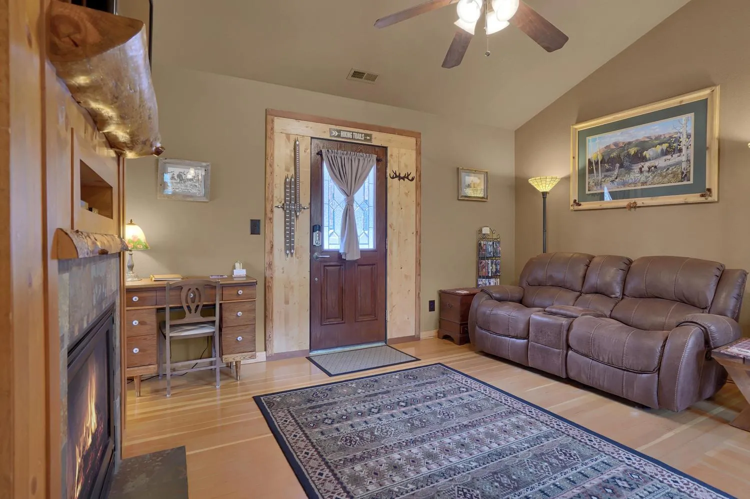 Living room in Pikes Peak Guest Cabin at Rocky Mountain Lodge